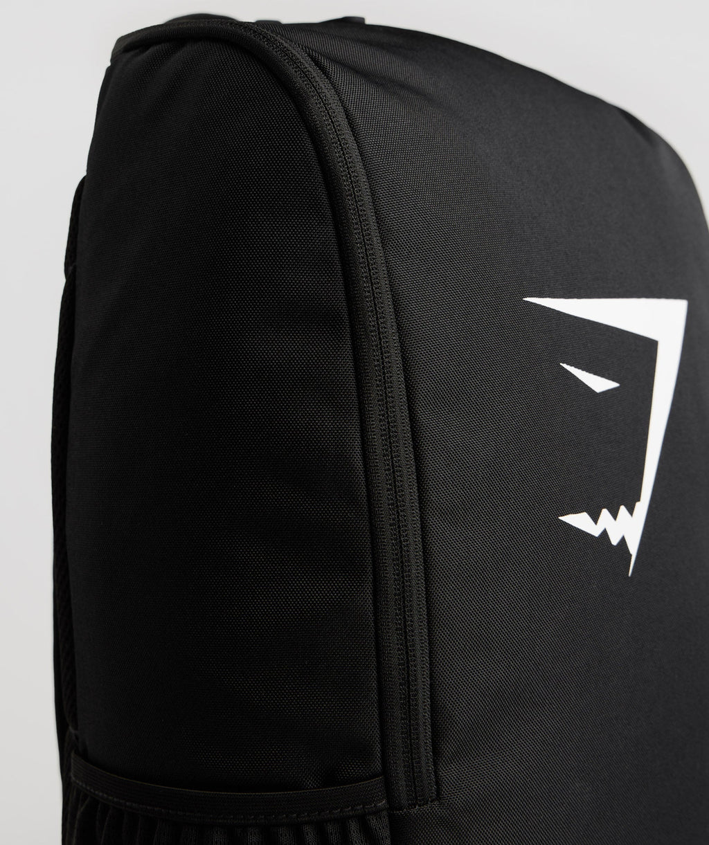 gymshark-sharkhead-backpack-black-aw22