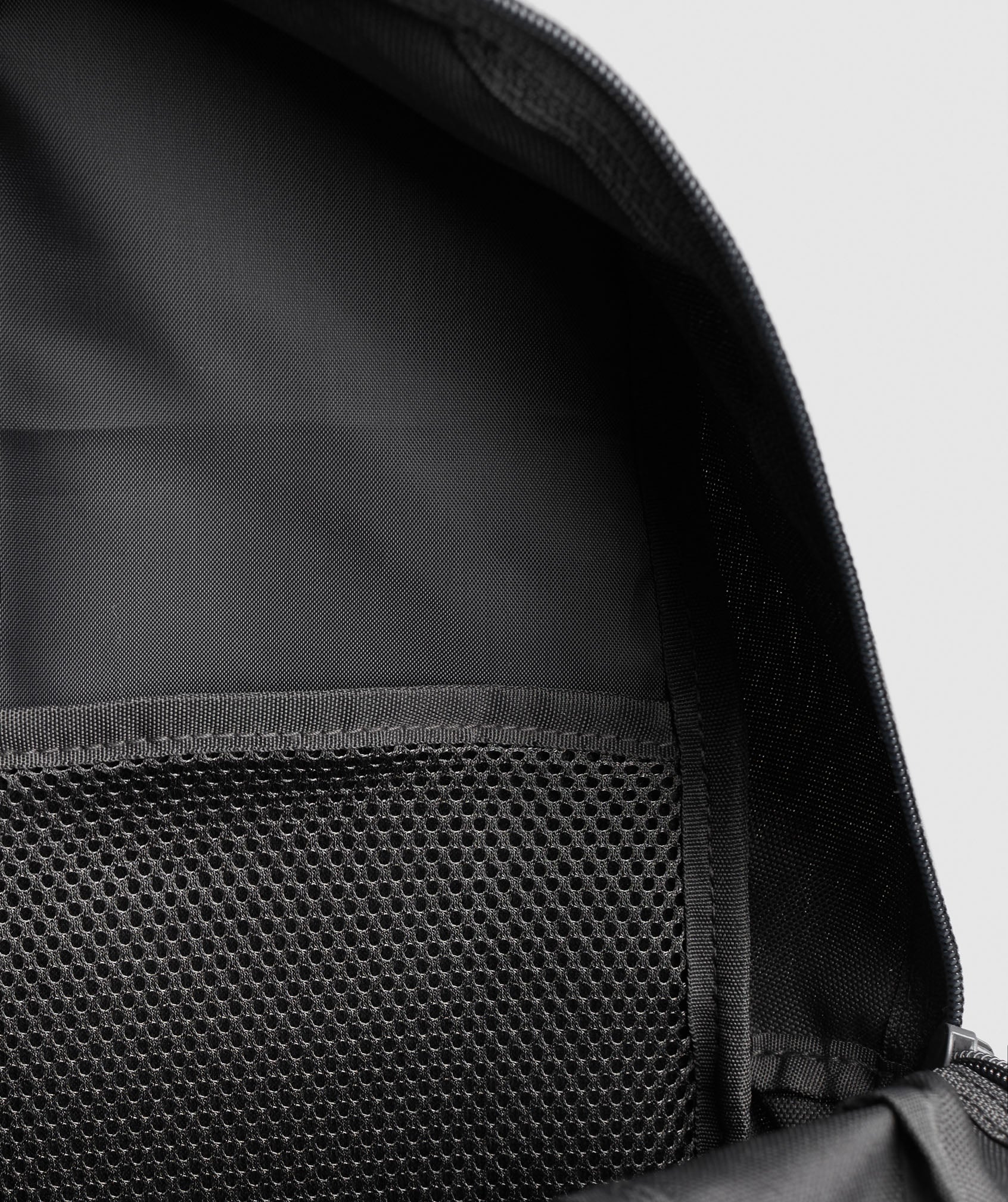 gymshark-sharkhead-backpack-graphite-grey-ss24