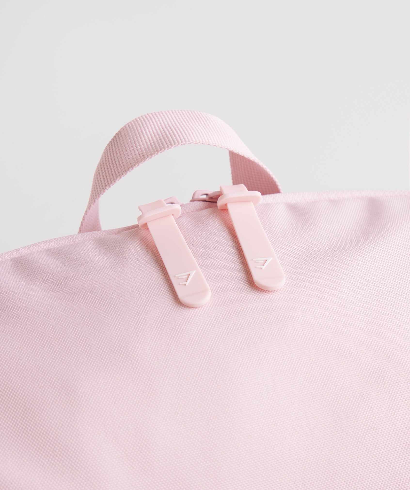 gymshark-sharkhead-backpack-sweet-pink-aw22