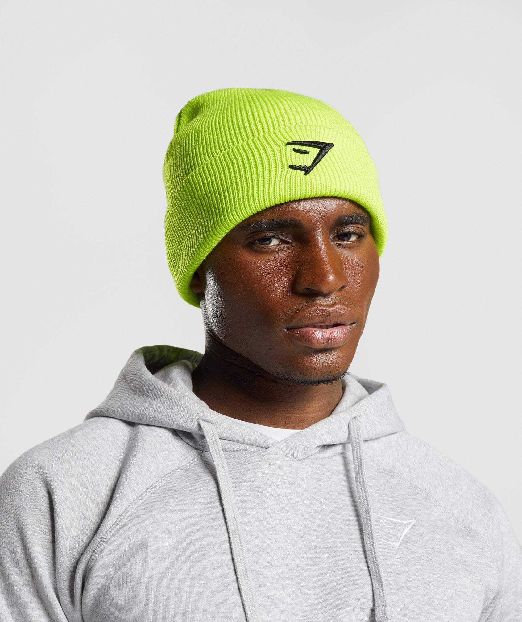 gymshark-sharkhead-beanie-reactive-green-aw22