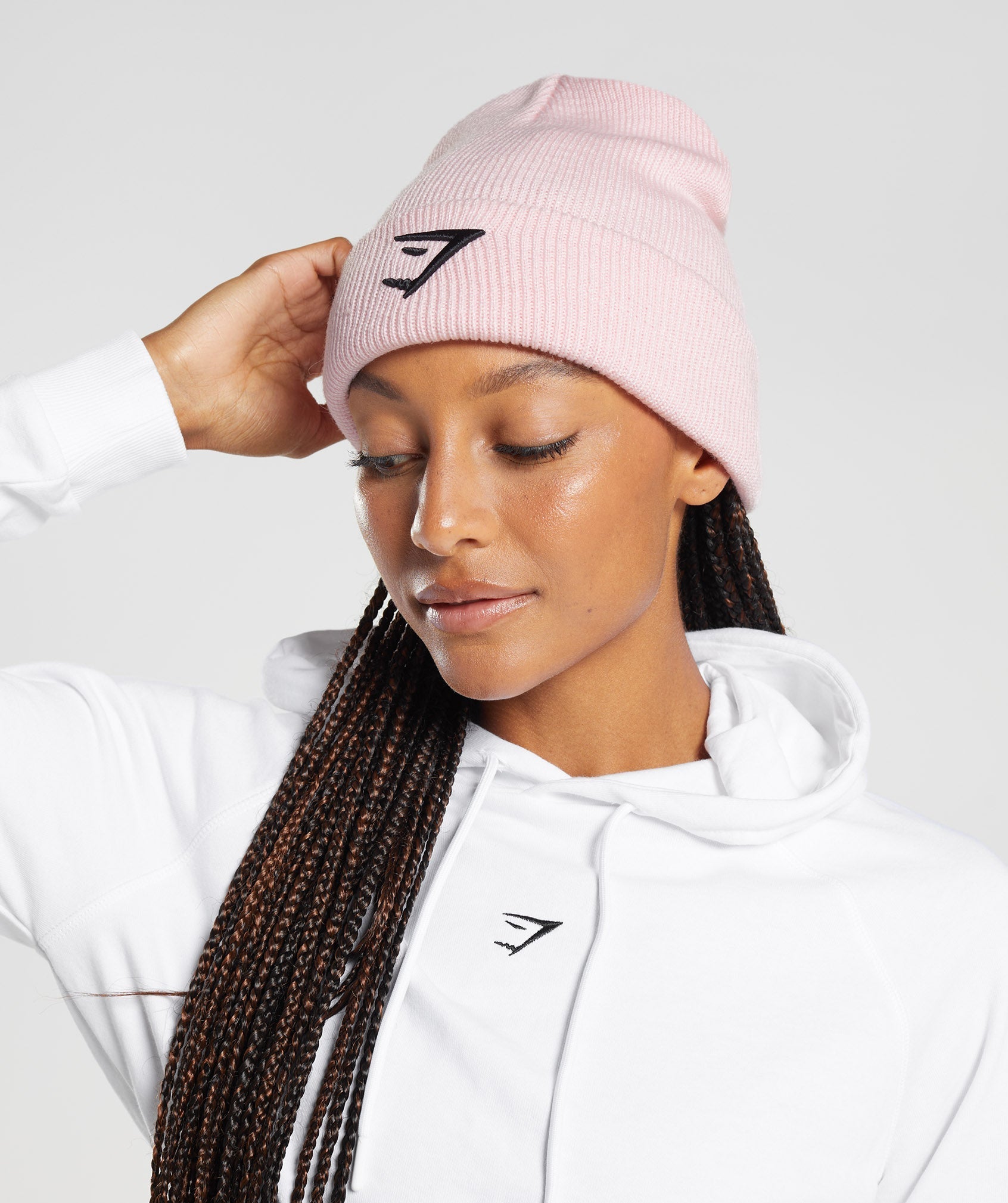 gymshark-sharkhead-beanie-sweet-pink-aw22
