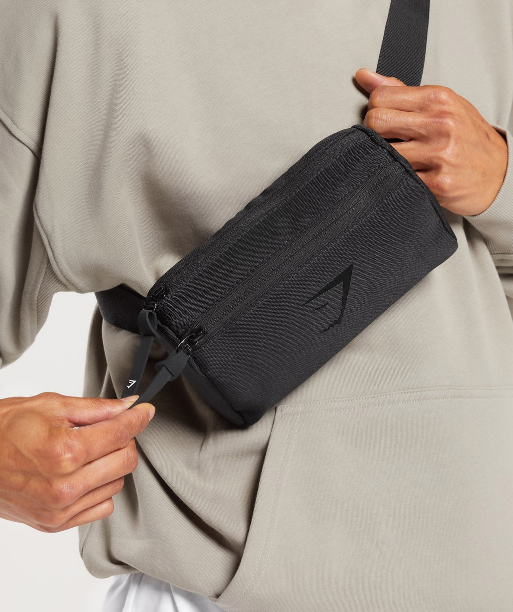 gymshark-sharkhead-cross-body-black-aw23