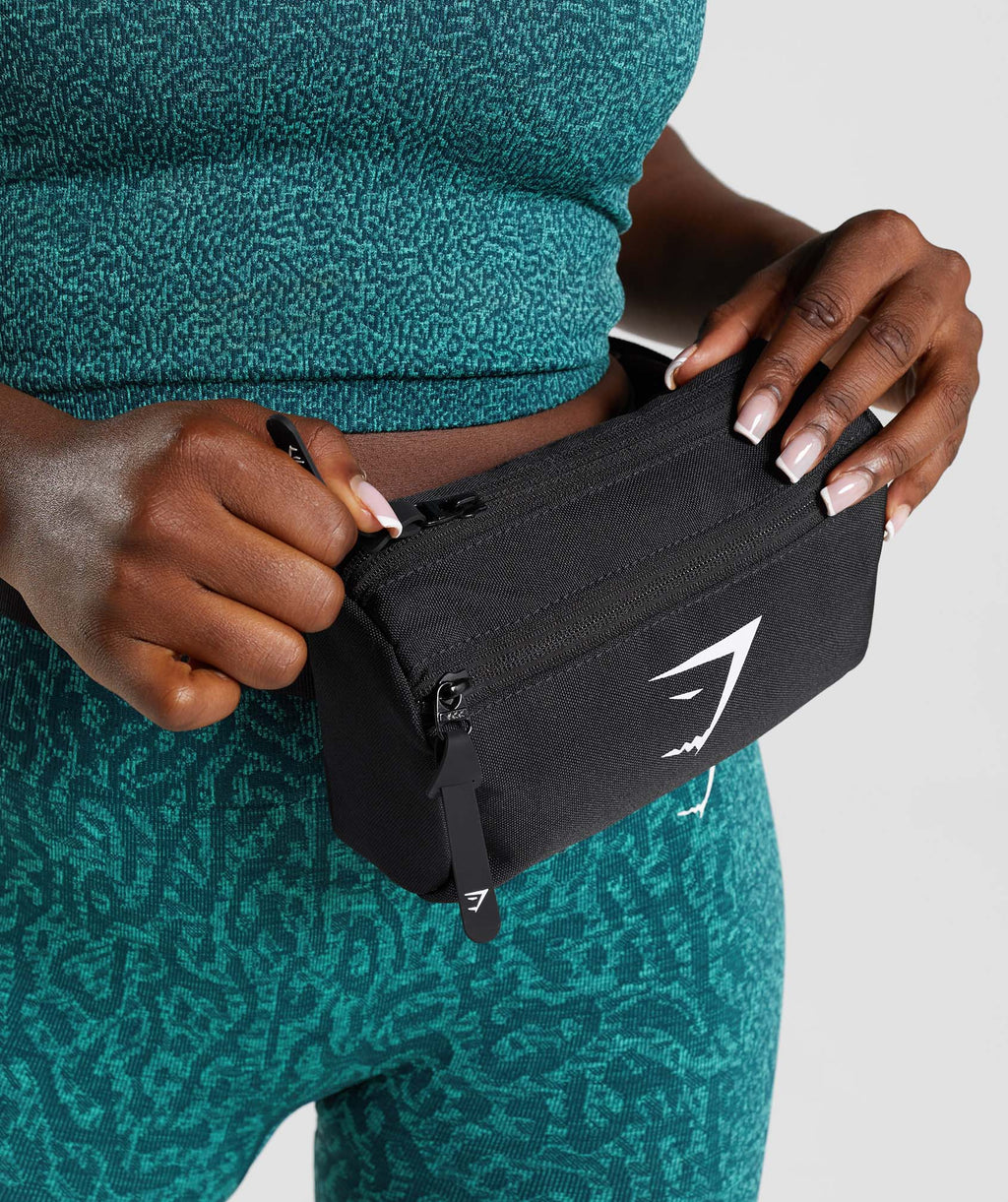 gymshark-sharkhead-cross-body-black-aw22