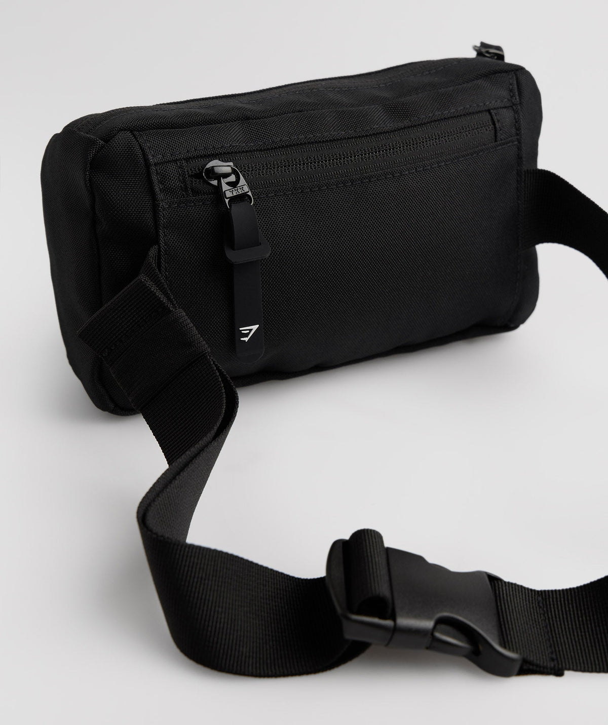 gymshark-sharkhead-cross-body-black-aw22