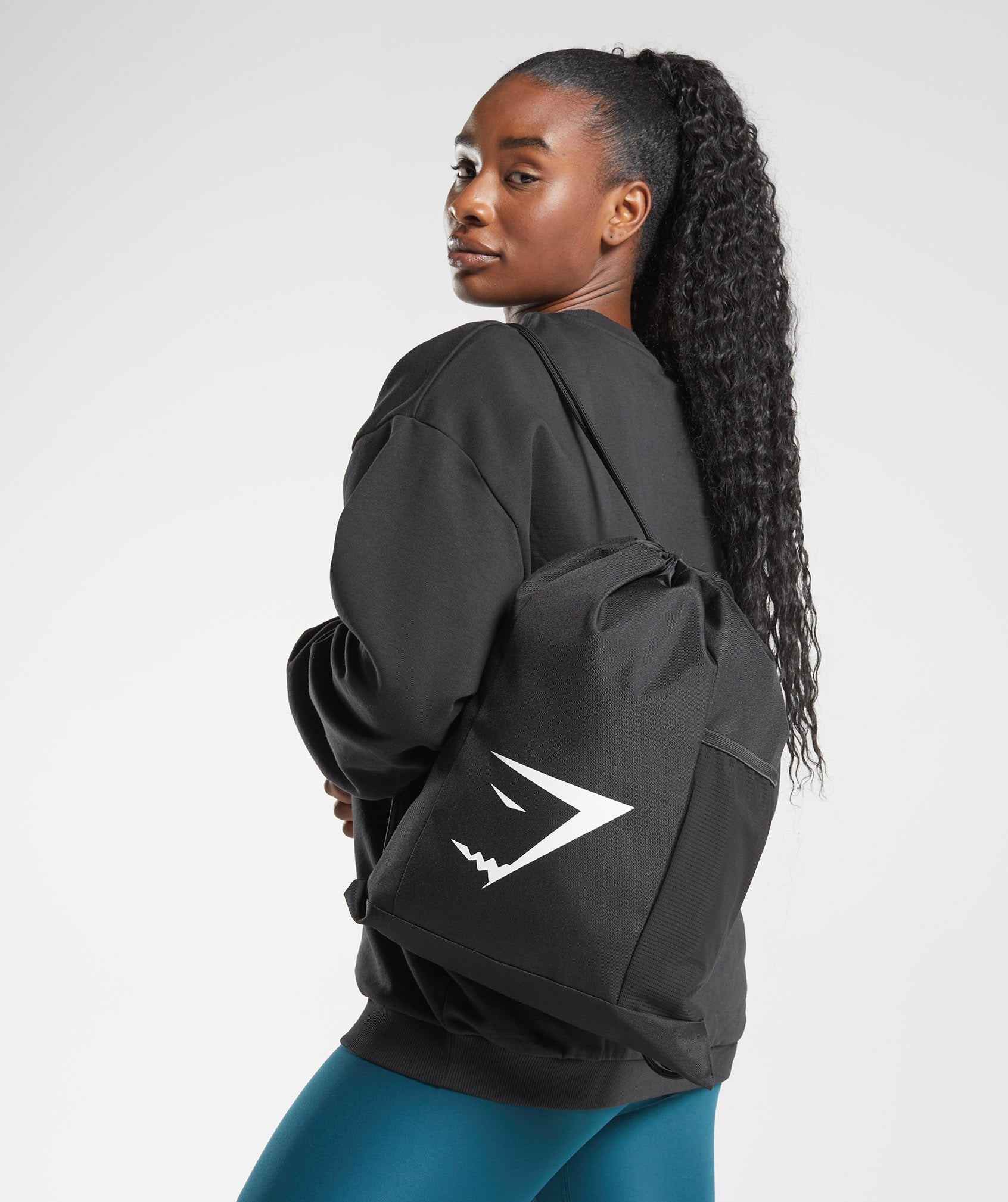 gymshark-sharkhead-gymsack-black-aw22