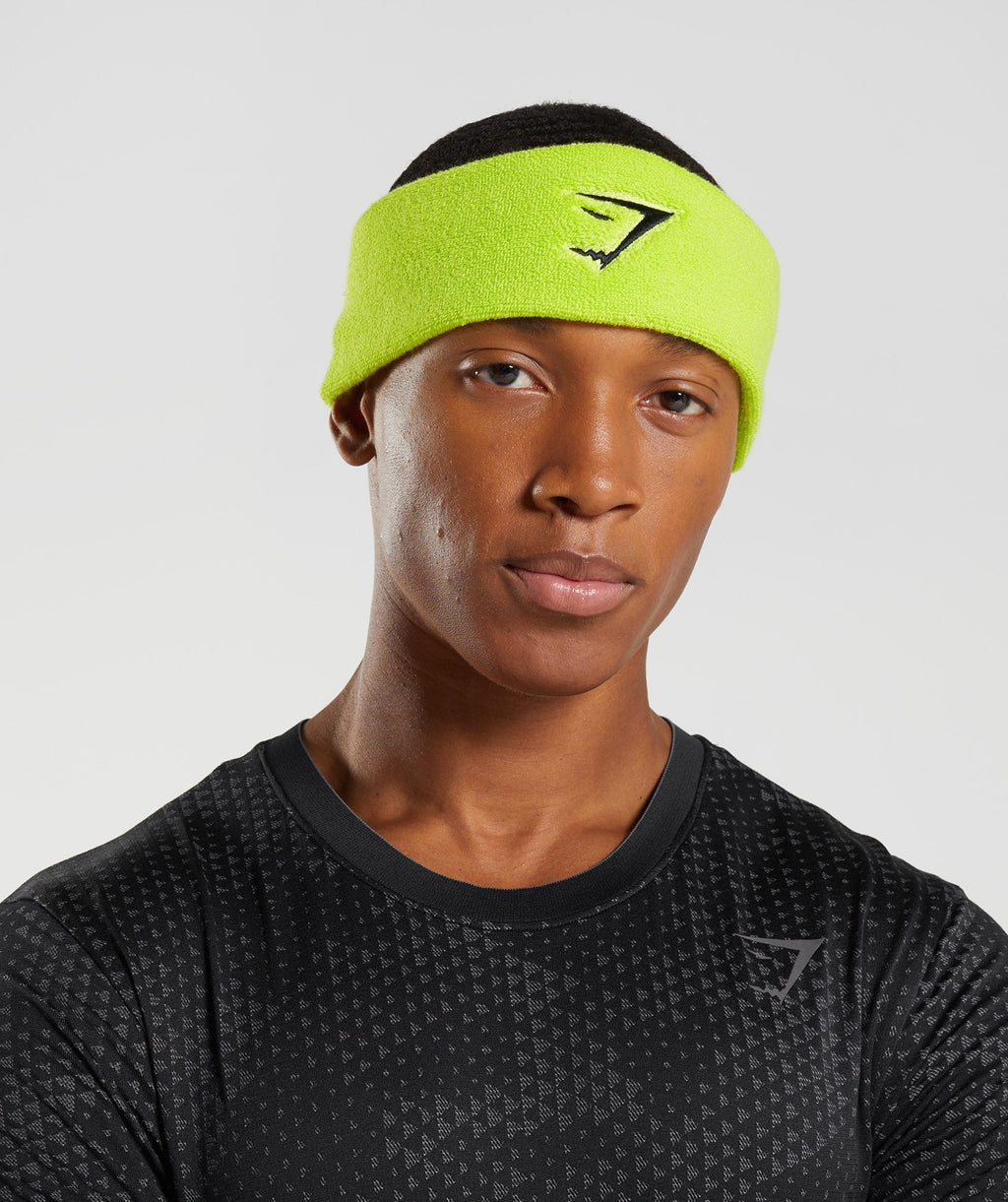 gymshark-sharkhead-headband-reactive-green-aw22