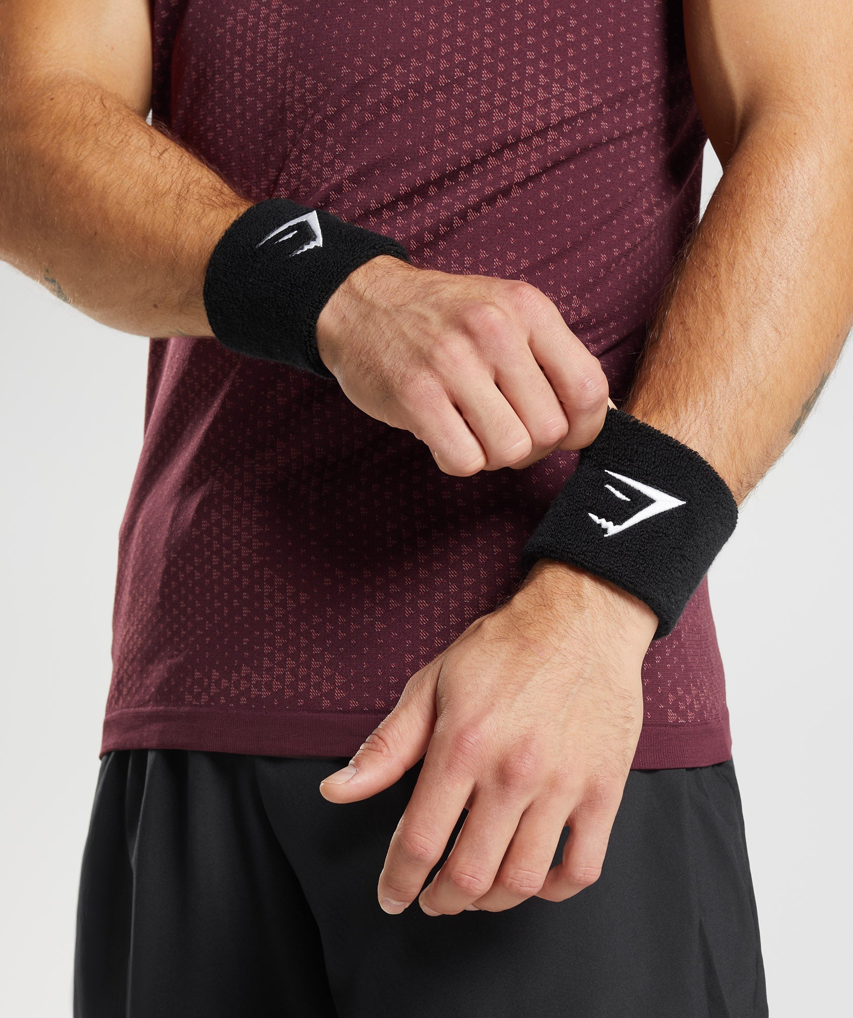 gymshark-sharkhead-sweat-bands-black