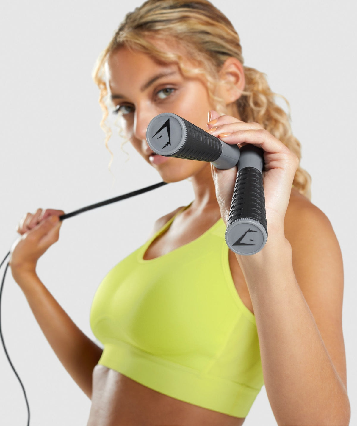 gymshark-skipping-rope-black-aw21