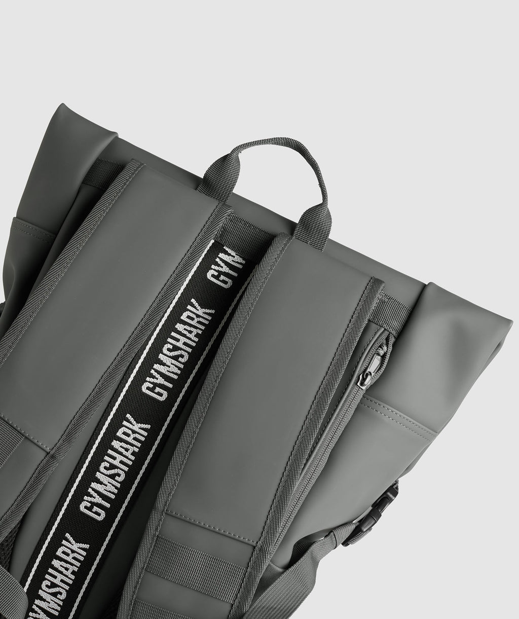 gymshark-sleek-backpack-roll-top-graphite-grey-ss24