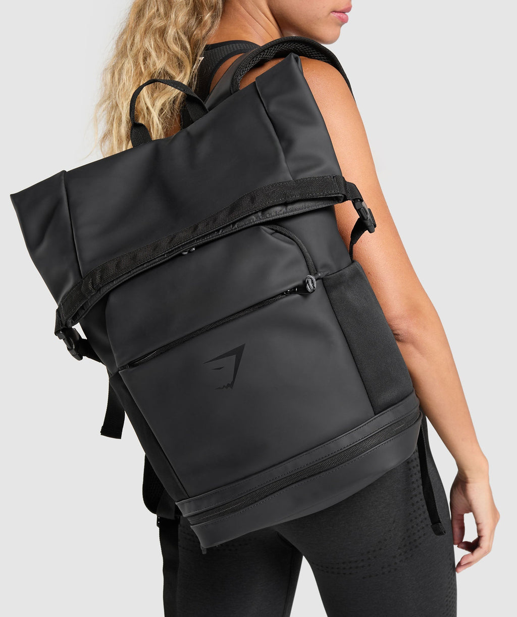gymshark-sleek-backpack-roll-top-bag-black-aw23