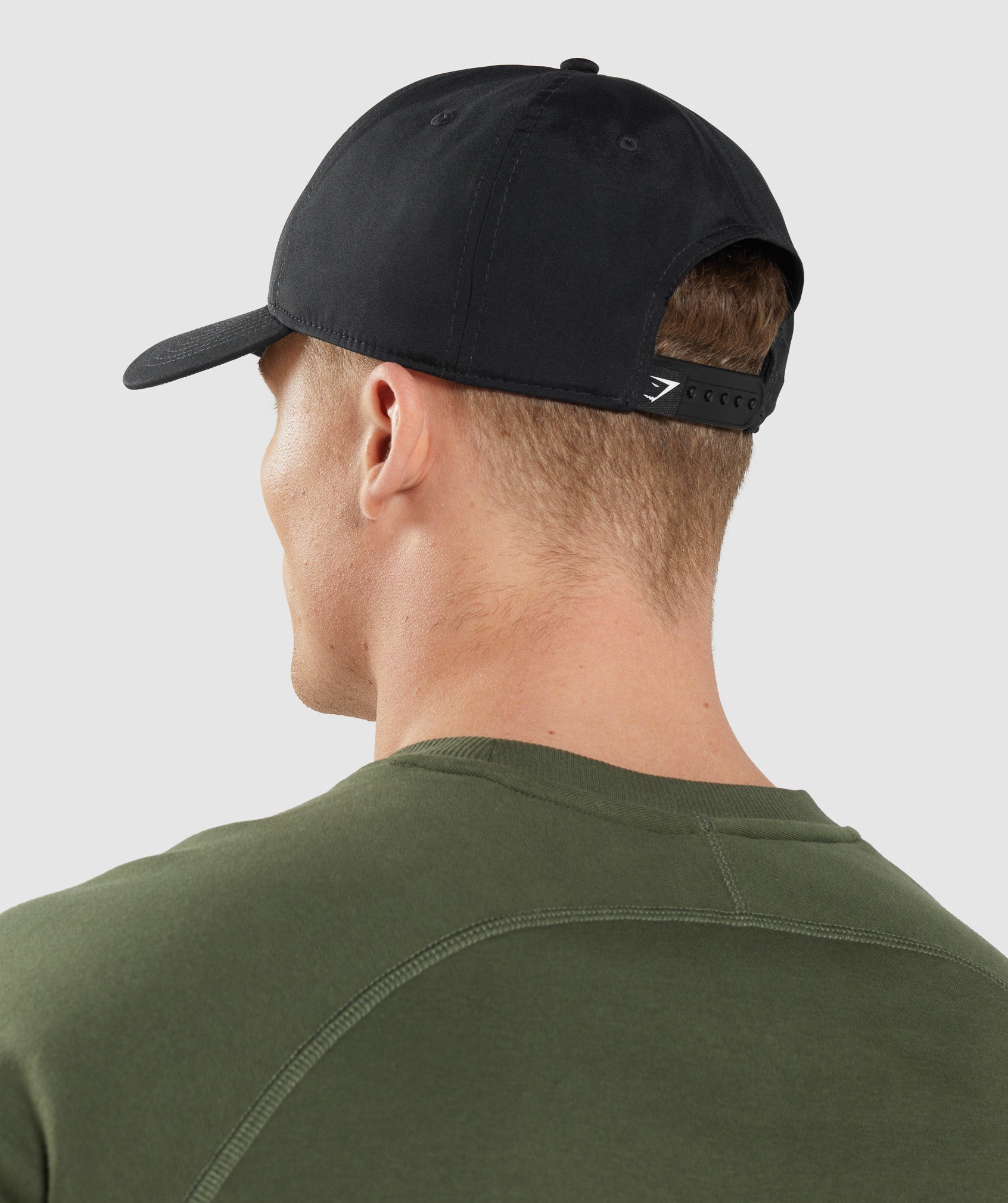 gymshark-snapback-black-ss22