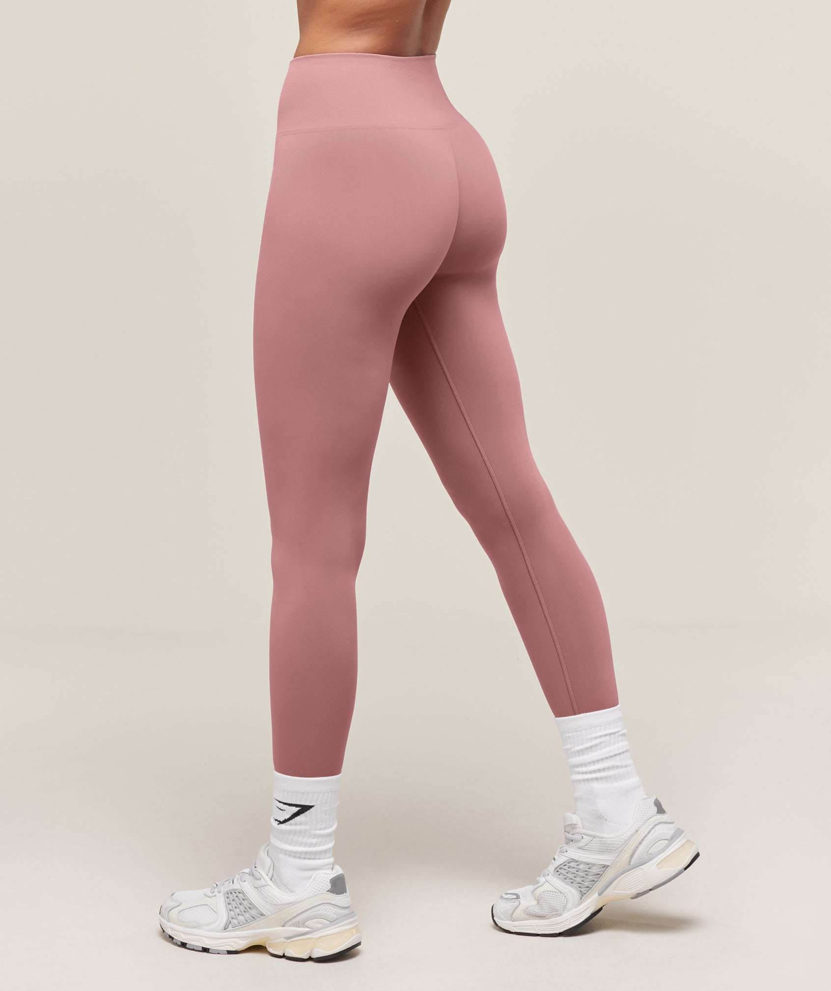 gymshark-soft-sculpt-leggings-calm-pink-ss25