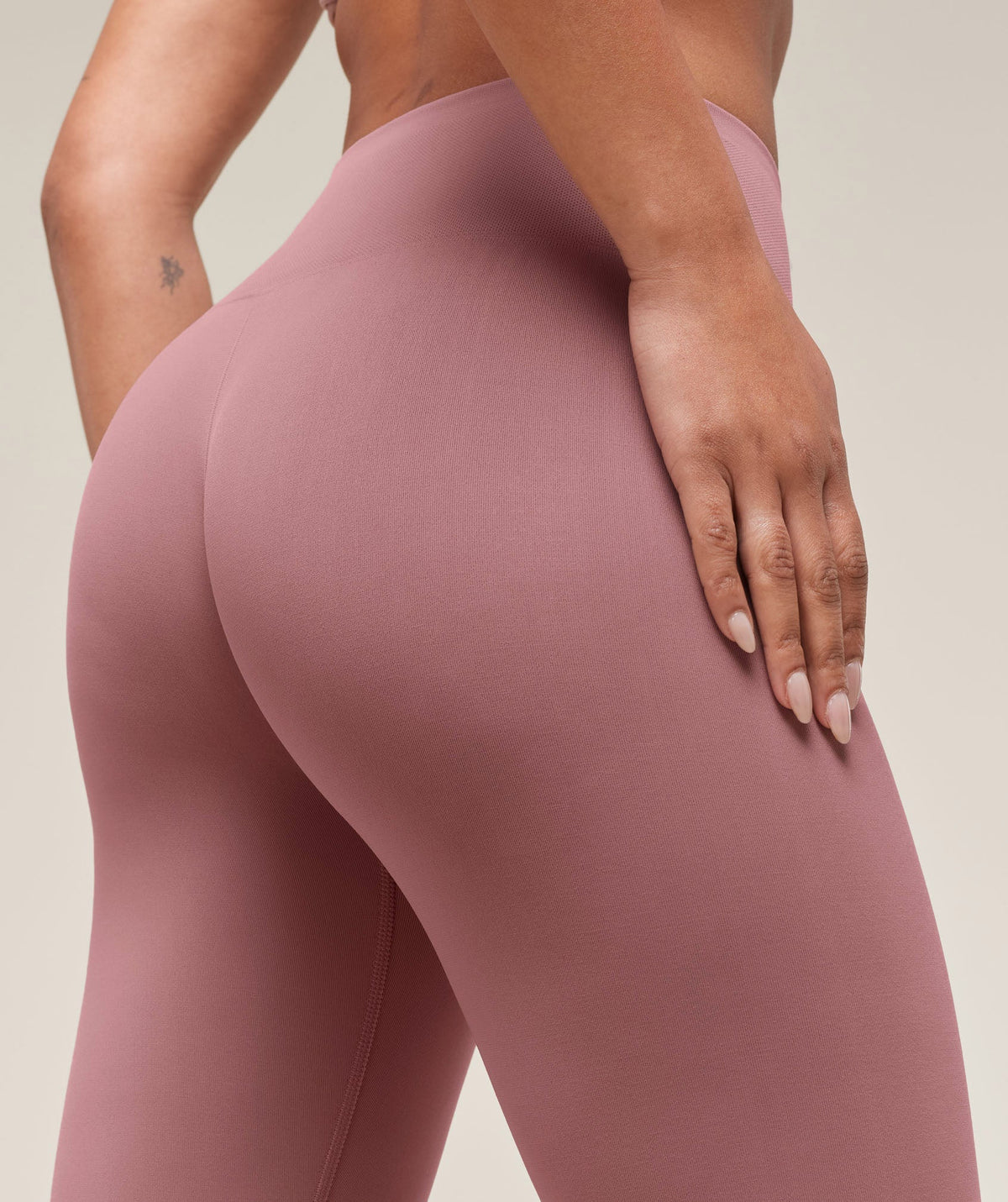 gymshark-soft-sculpt-leggings-calm-pink-ss25