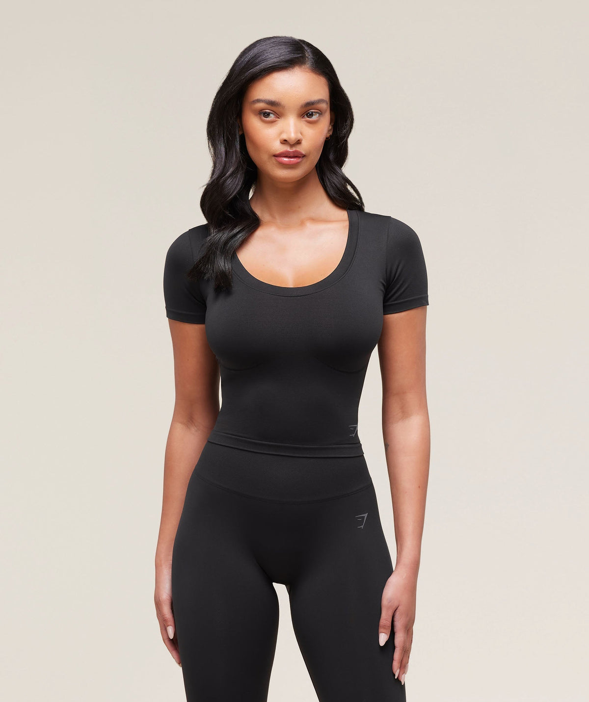gymshark-soft-sculpt-midi-t-shirt-black-ss25