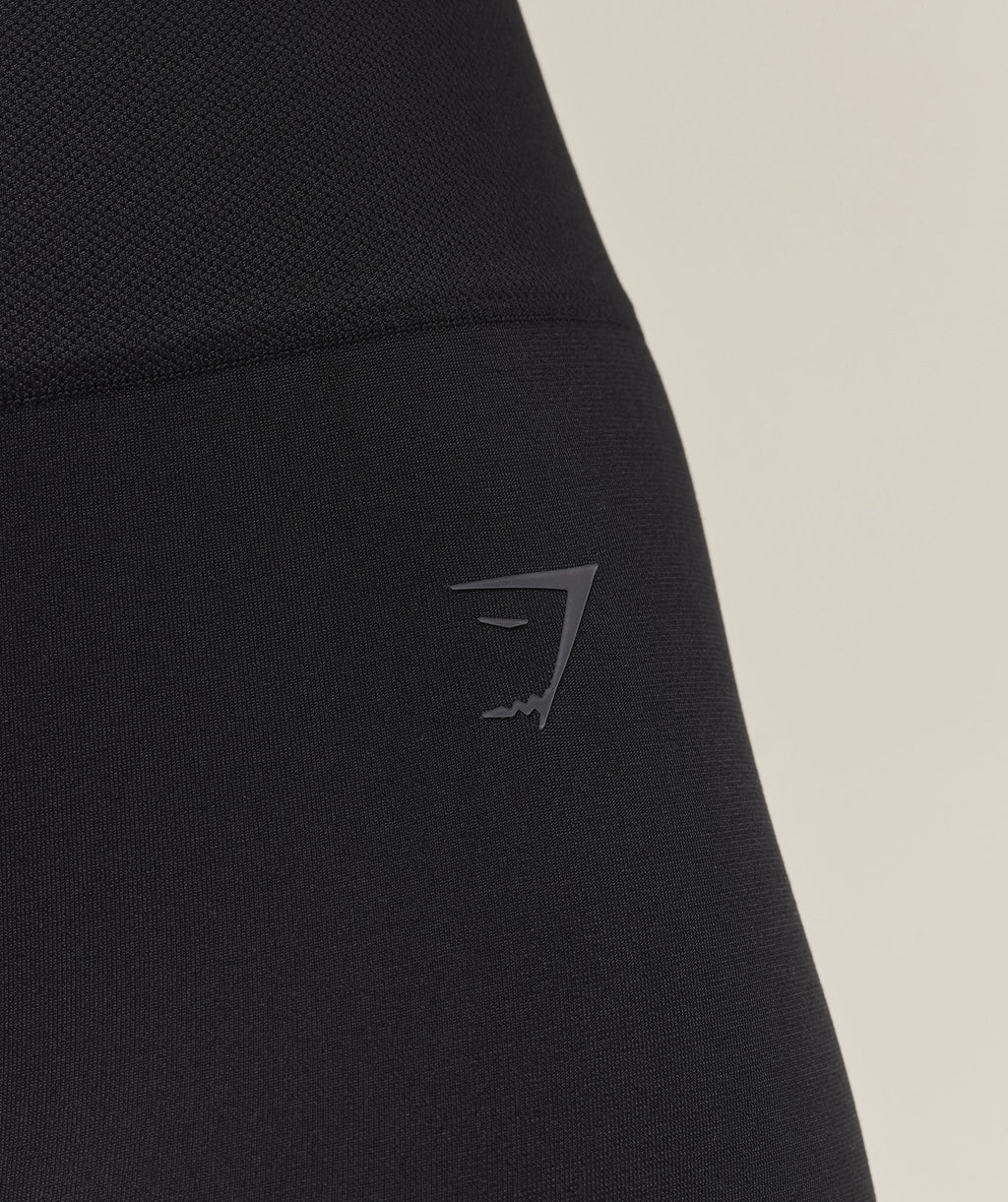 gymshark-soft-sculpt-shorts-black-ss25