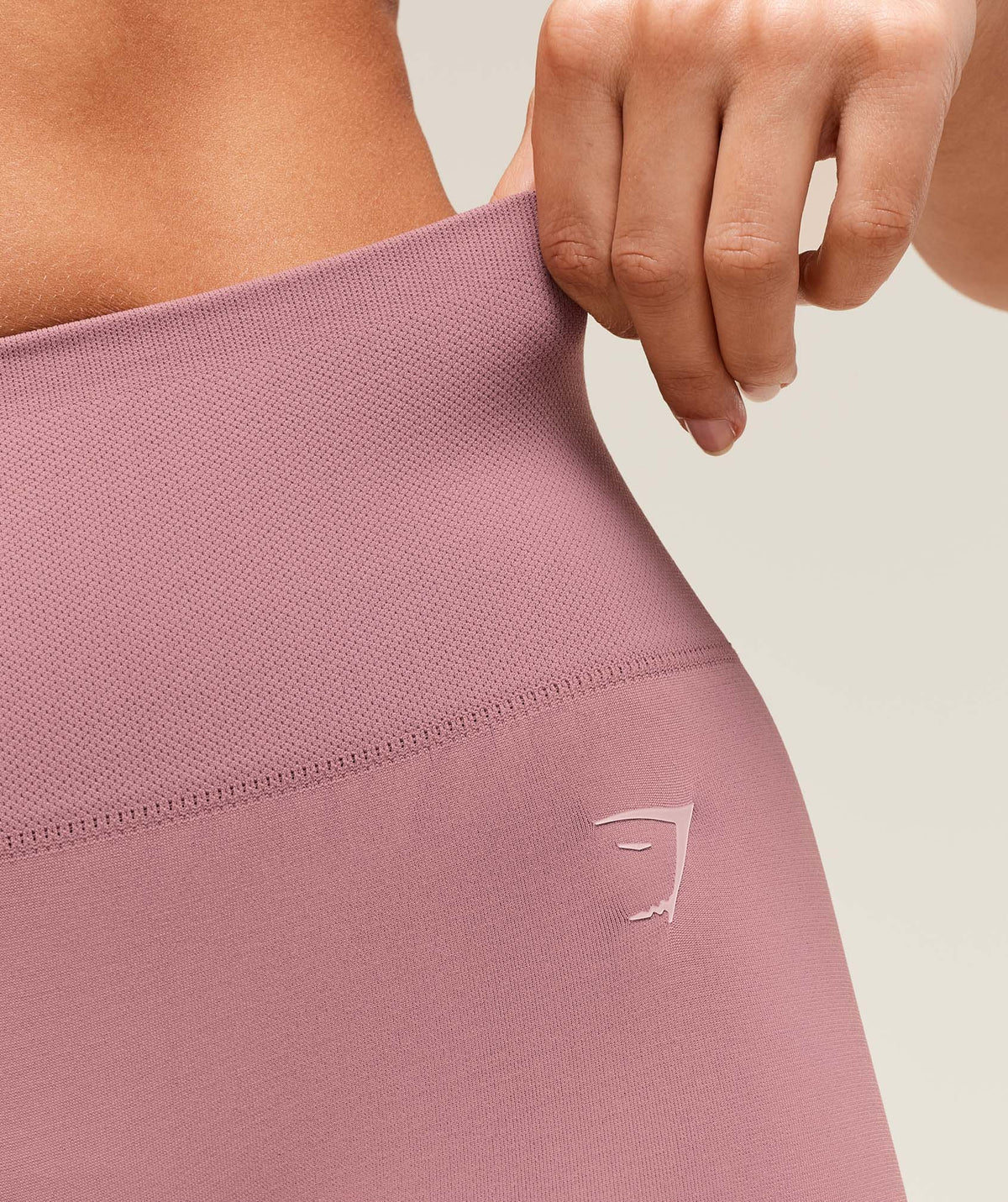 gymshark-soft-sculpt-shorts-calm-pink-ss25
