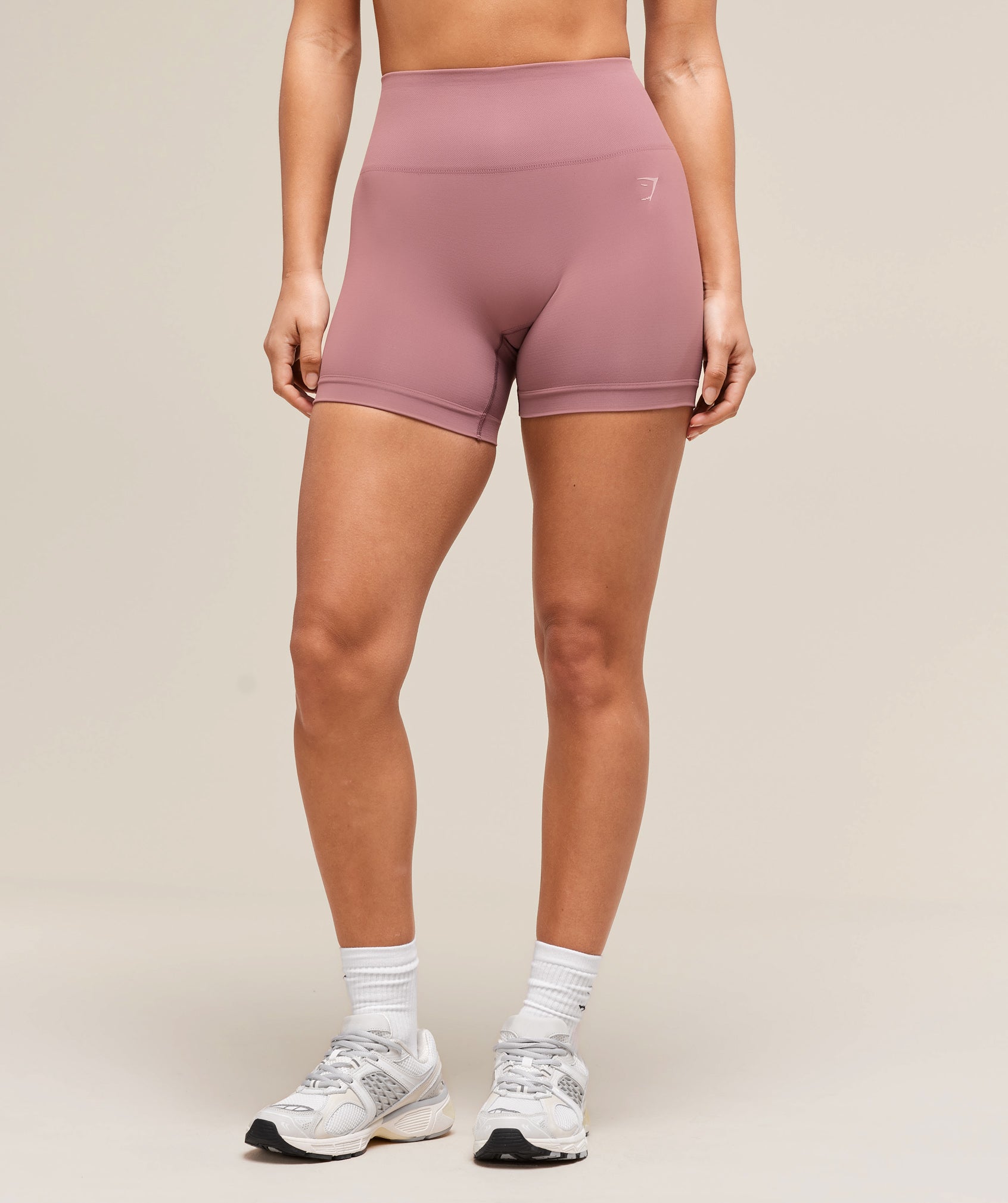 gymshark-soft-sculpt-shorts-calm-pink-ss25