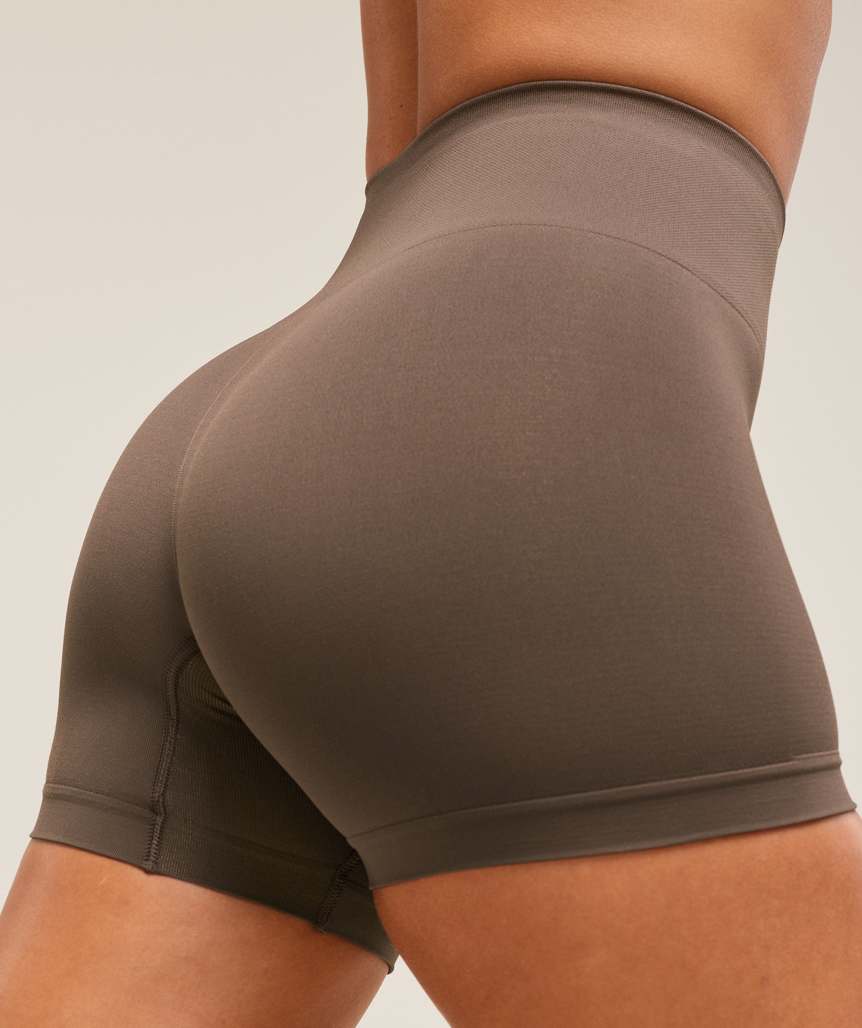 gymshark-soft-sculpt-shorts-walnut-brown-ss25