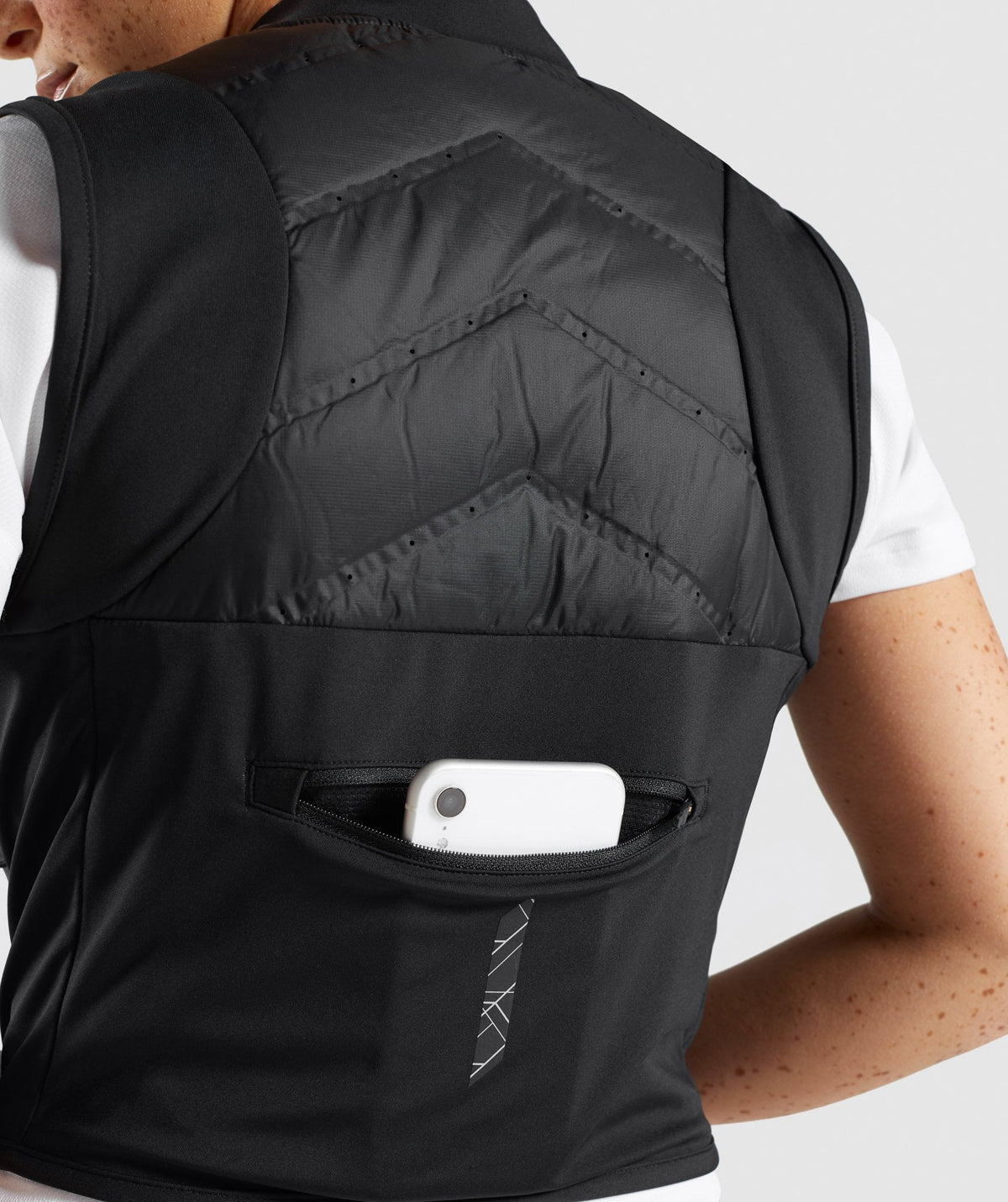 gymshark-womens-speed-gilet-black