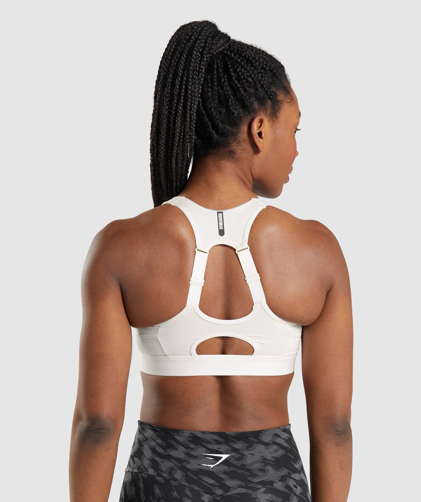 gymshark-speed-sports-bra-coconut-white-ss22