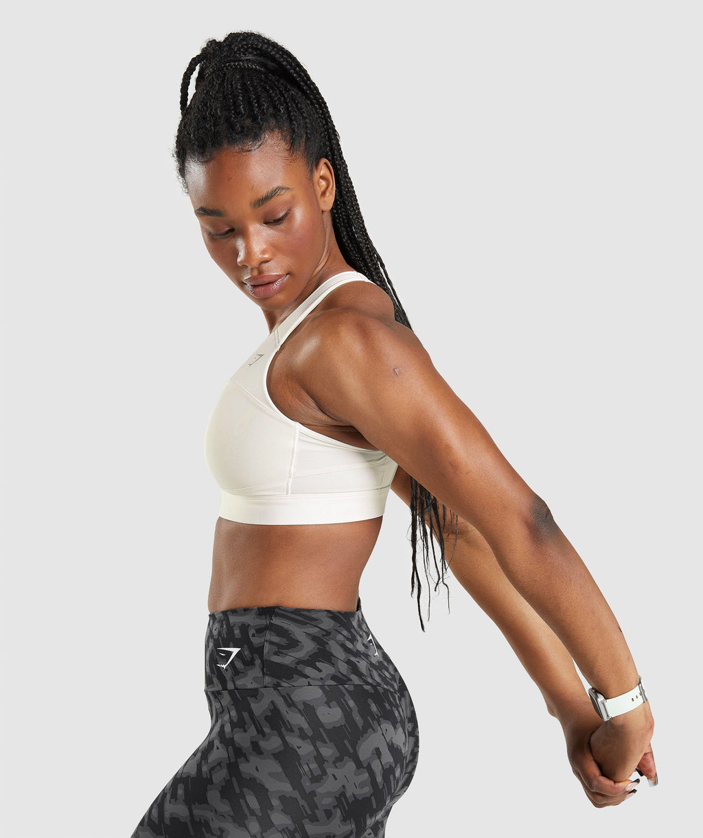 gymshark-speed-sports-bra-coconut-white-ss22
