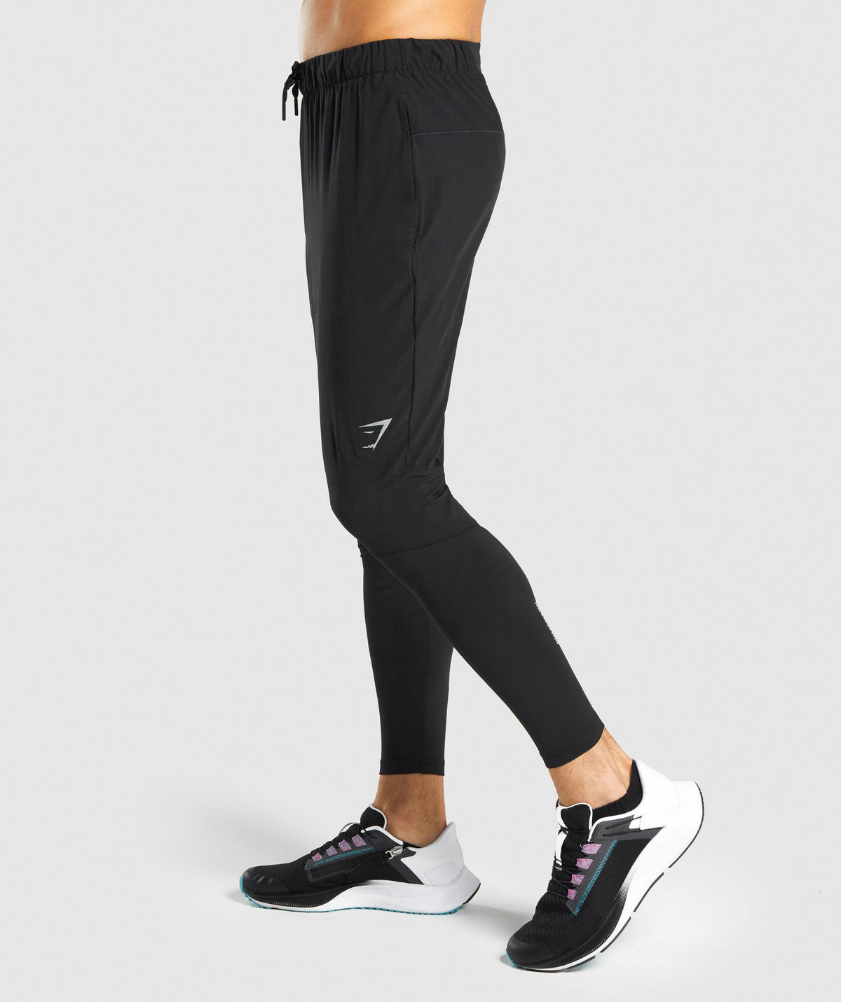 gymshark-speed-joggers-black-reflective-logo