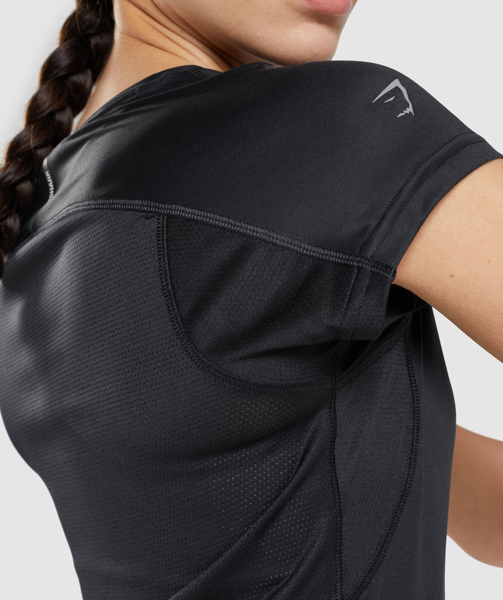 gymshark-speed-t-shirt-black-white-logo-ss22