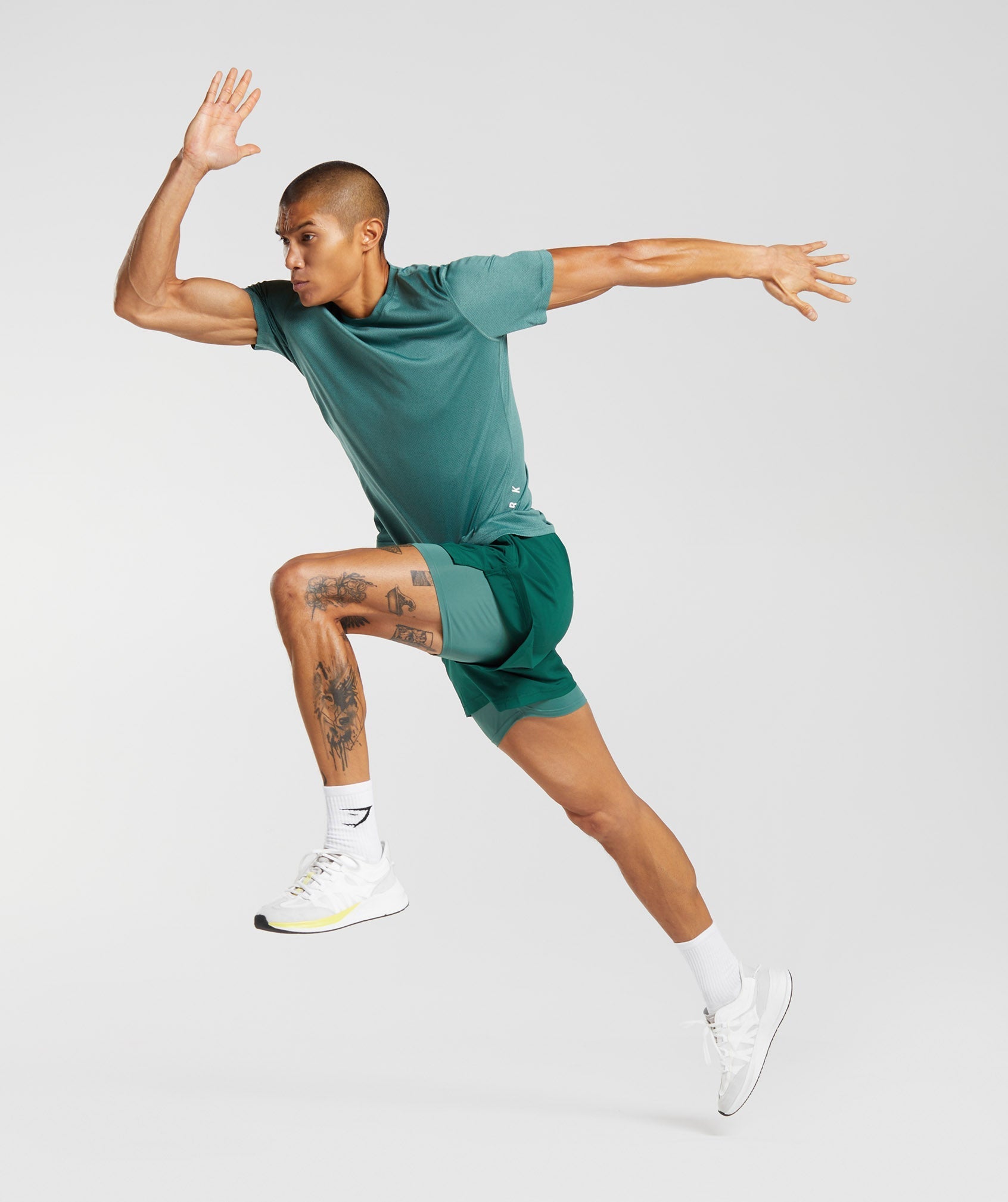 gymshark-sport-5-2-in-1-shorts-woodland-green-hoya-green-aw22