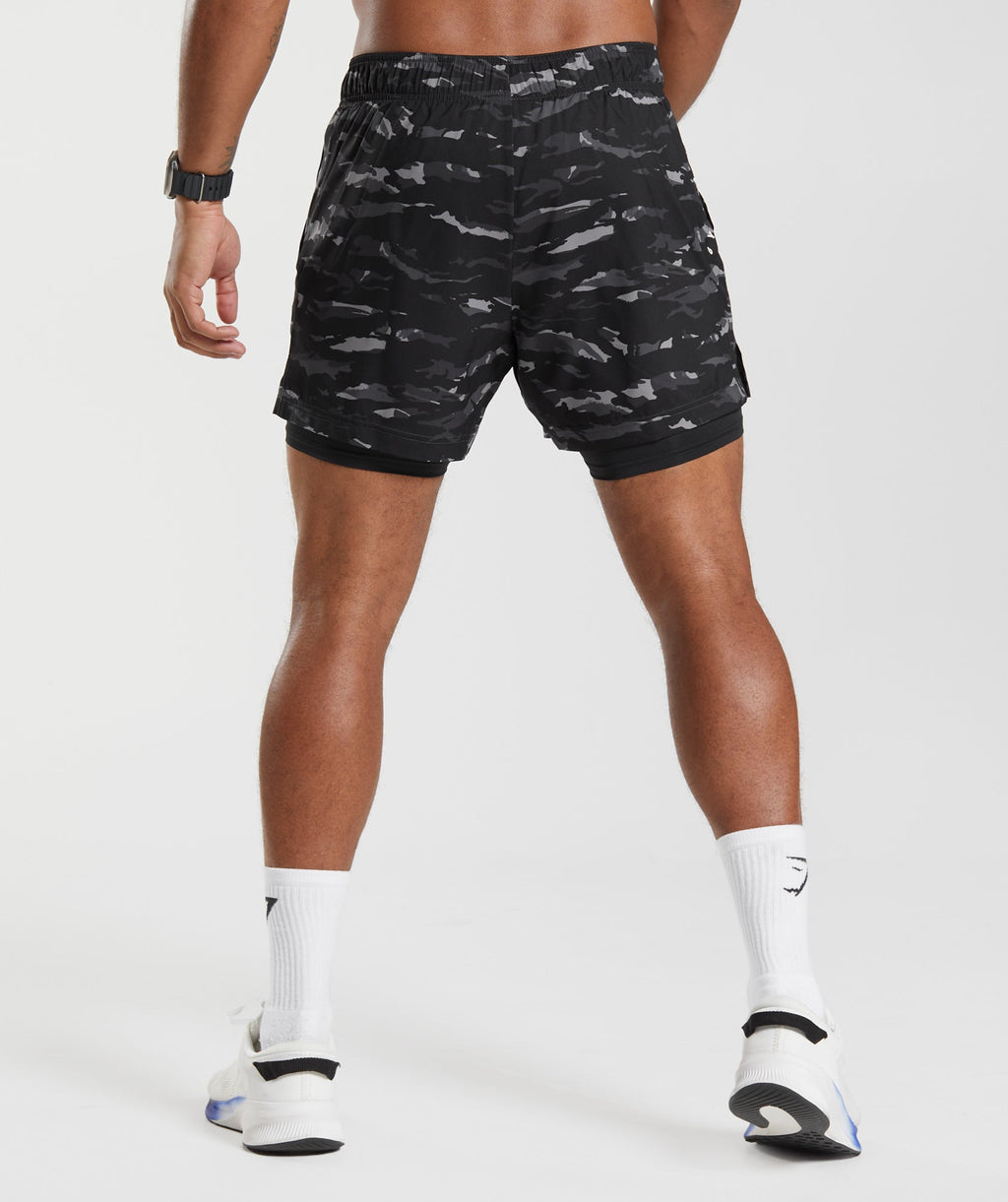 gymshark-sport-5-2-in-1-shorts-onyx-grey-black-print-ss23