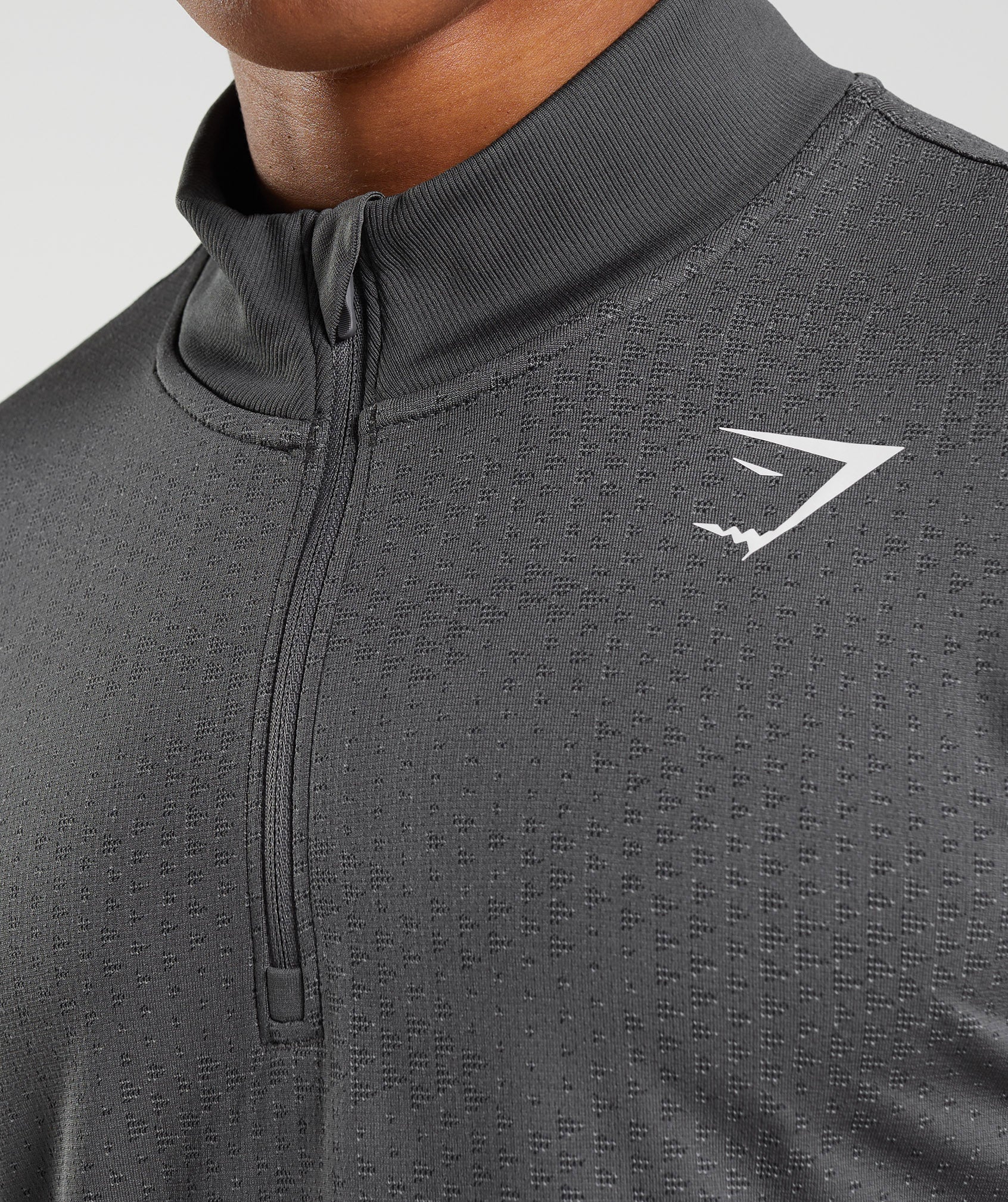gymshark-sport-seamless-1-4-zip-silhouette-grey-black-aw22