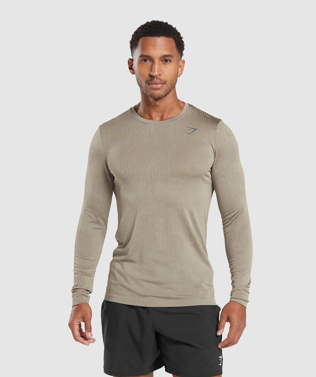 gymshark-sport-seamless-long-sleeve-t-shirt-linen-brown-camo-brown-aw23