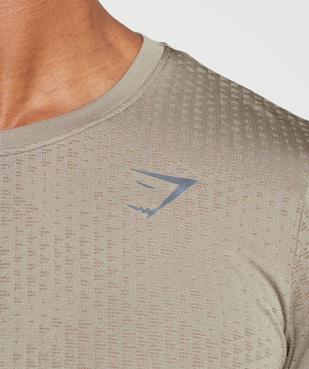 gymshark-sport-seamless-long-sleeve-t-shirt-linen-brown-camo-brown-aw23