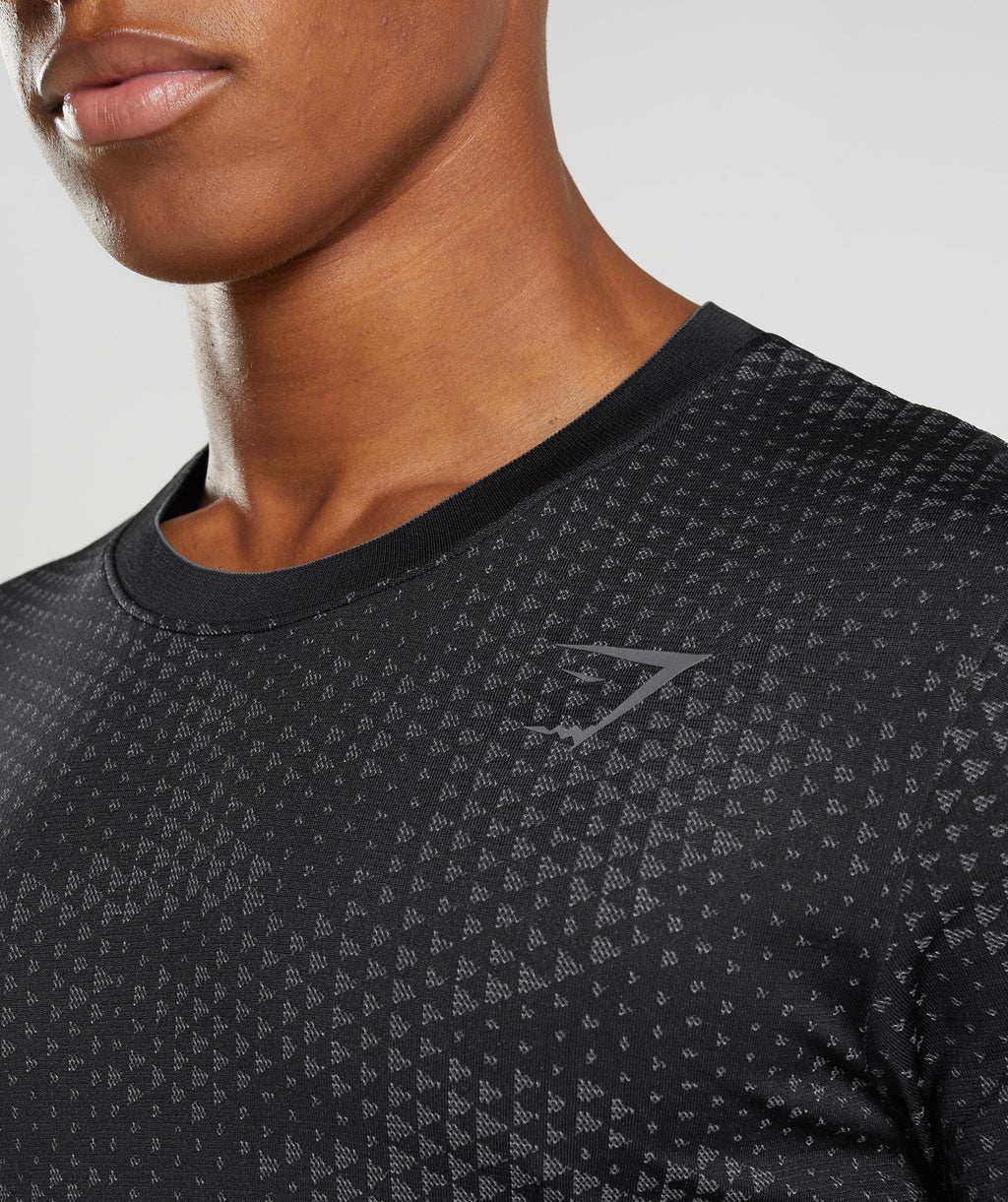 gymshark-sport-seamless-t-shirt-black-silhouette-grey-aw22