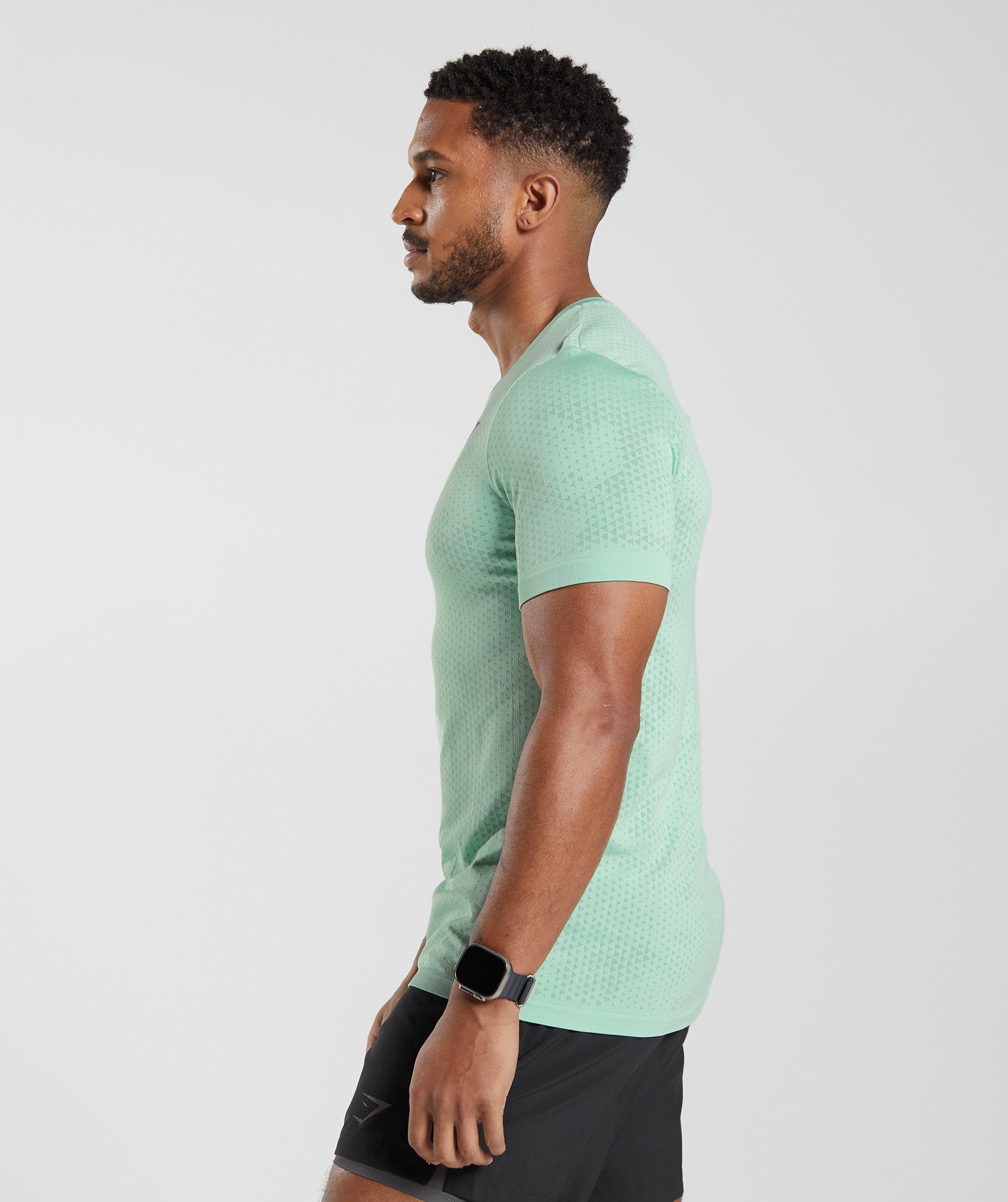 gymshark-sport-seamless-t-shirt-pastel-green-willow-green-ss23