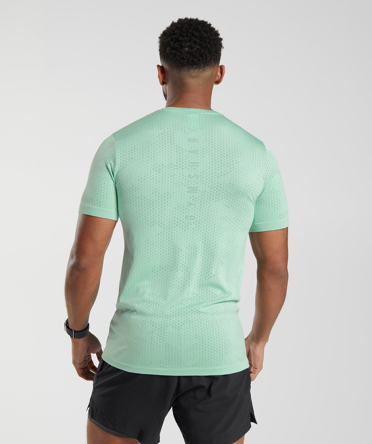 gymshark-sport-seamless-t-shirt-pastel-green-willow-green-ss23