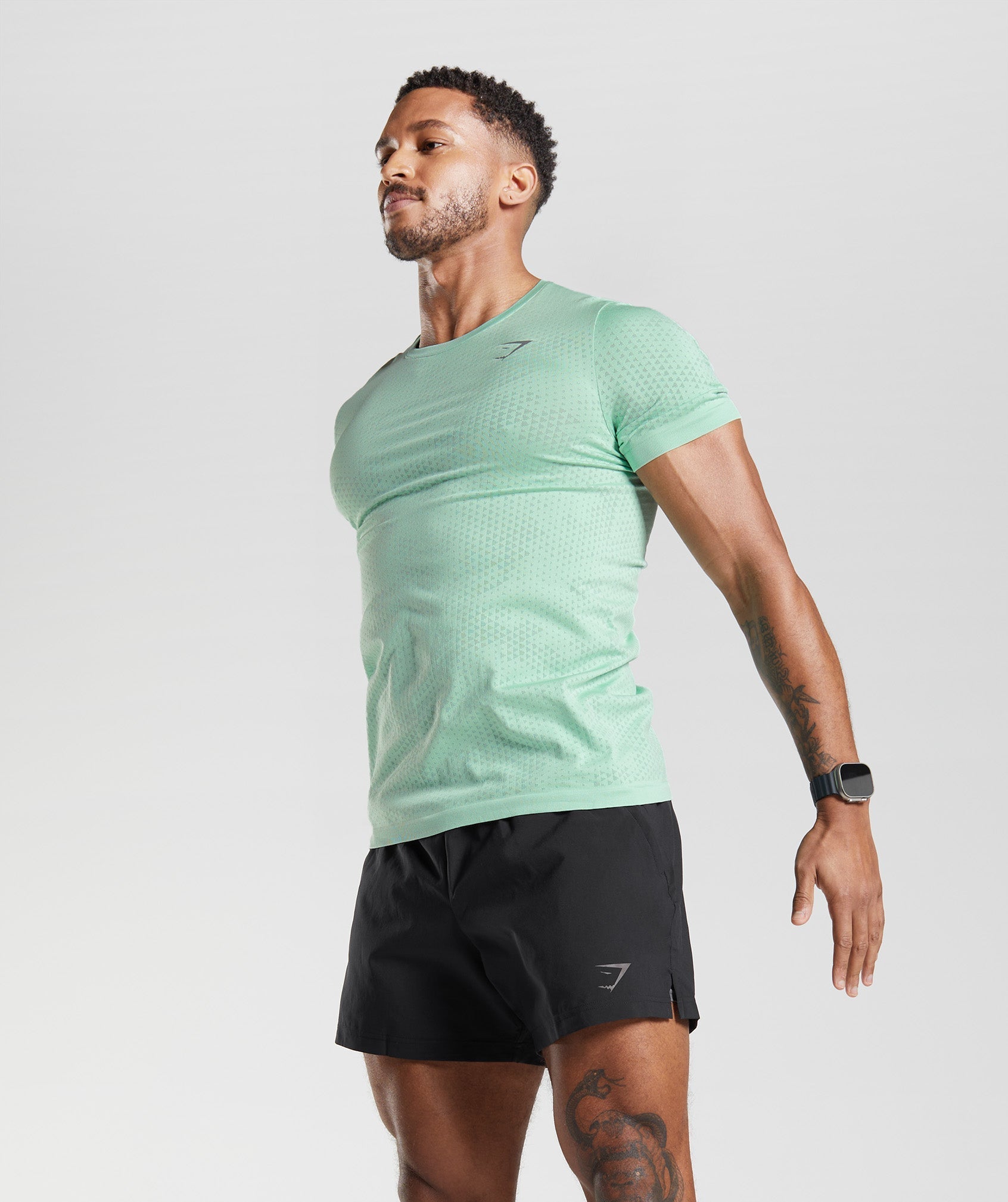 gymshark-sport-seamless-t-shirt-pastel-green-willow-green-ss23