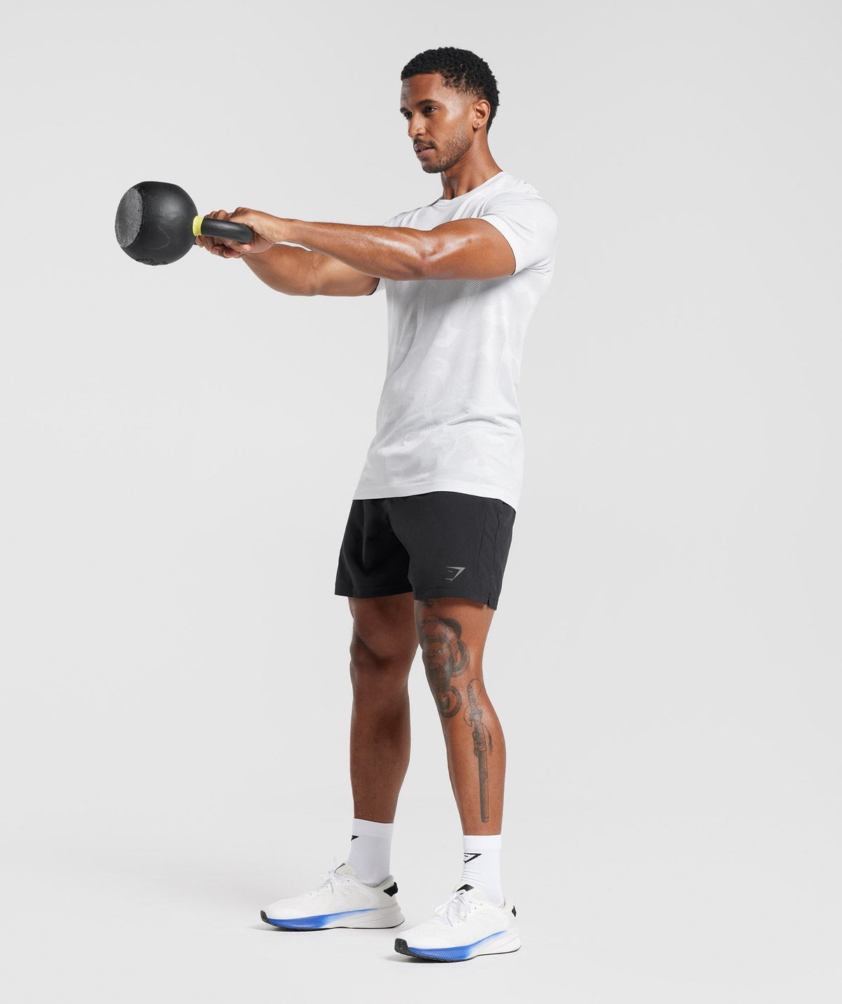 gymshark-sport-seamless-t-shirt-white-smokey-grey-ss24