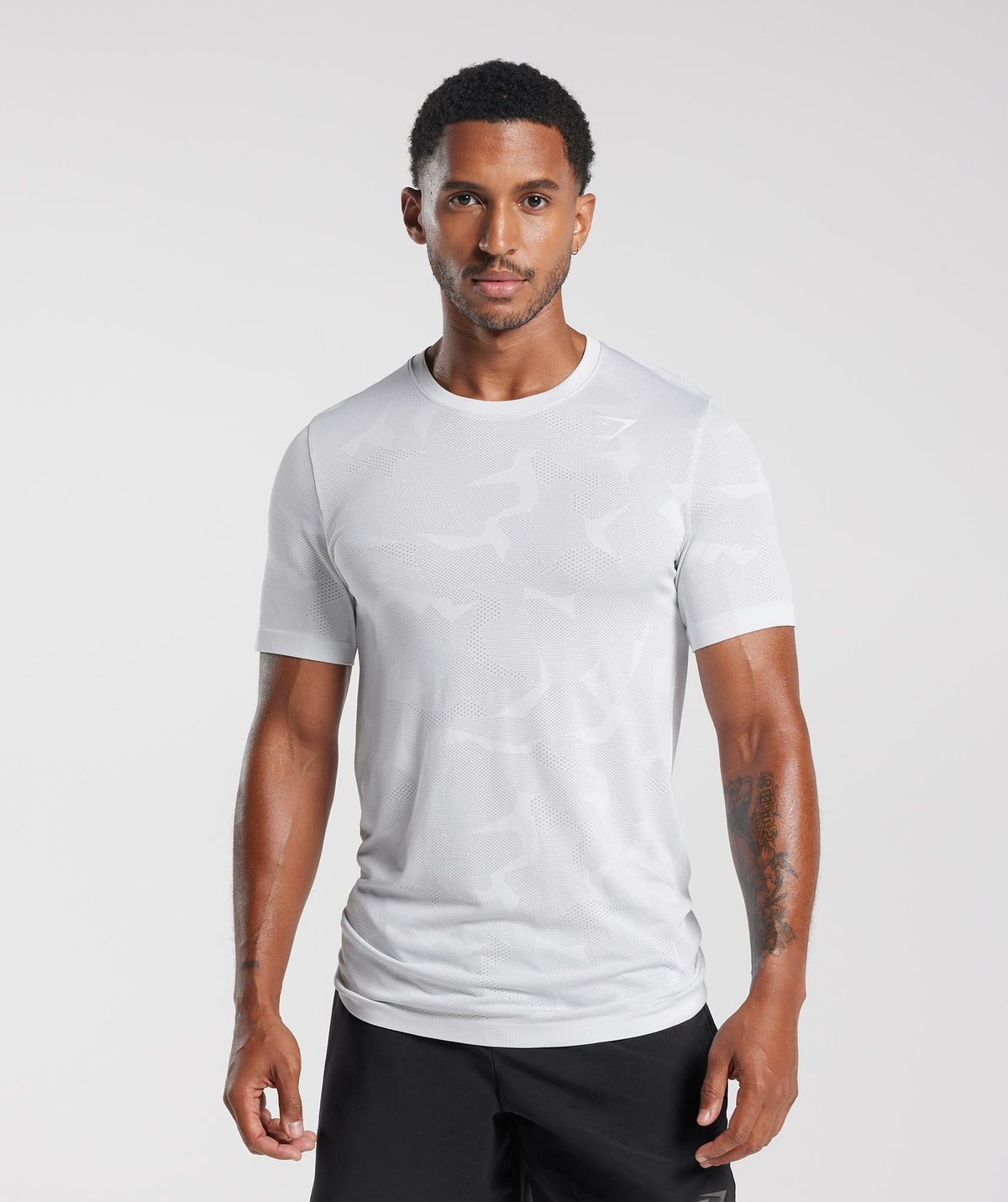 gymshark-sport-seamless-t-shirt-white-smokey-grey-ss24