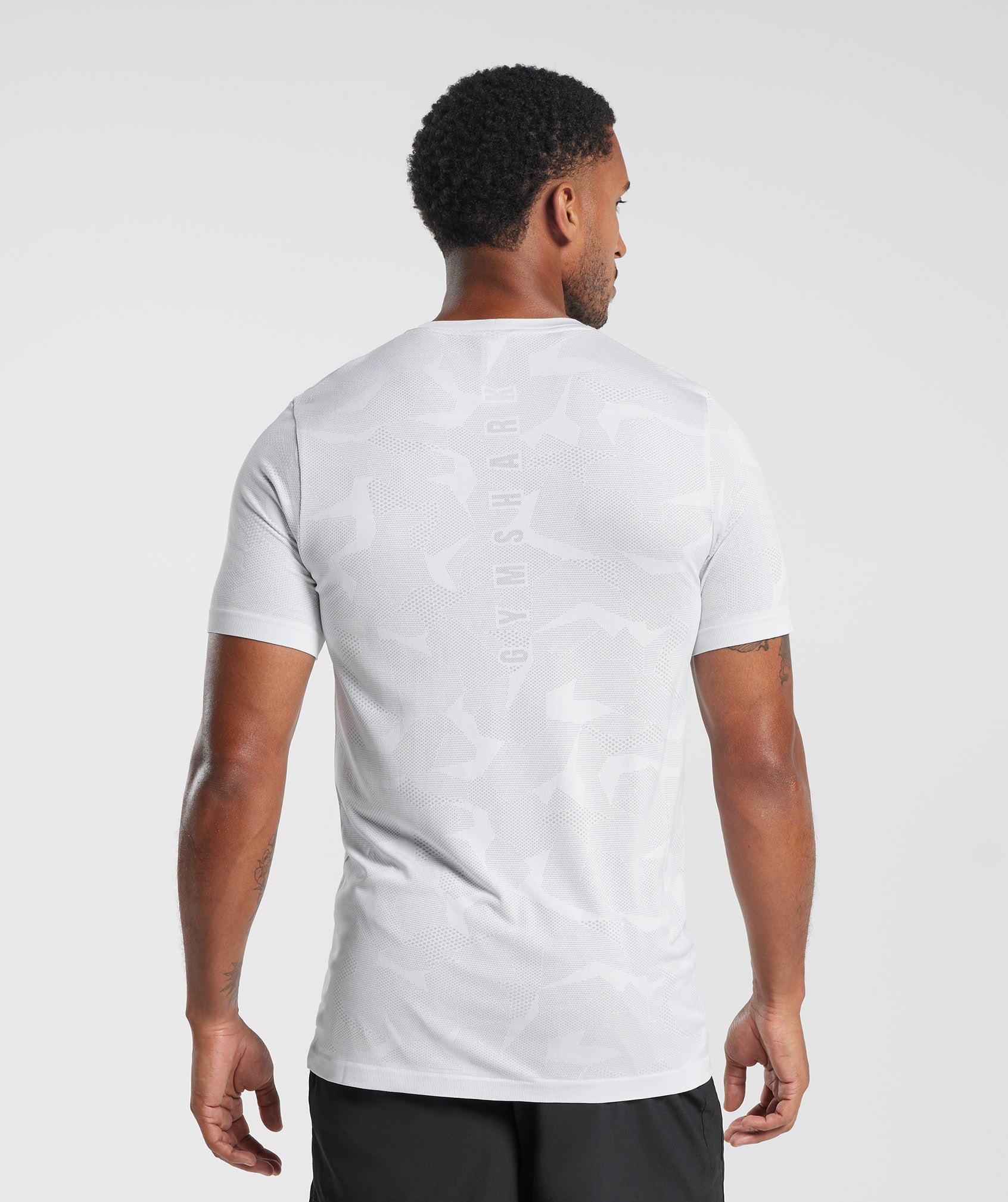 gymshark-sport-seamless-t-shirt-white-smokey-grey-ss24