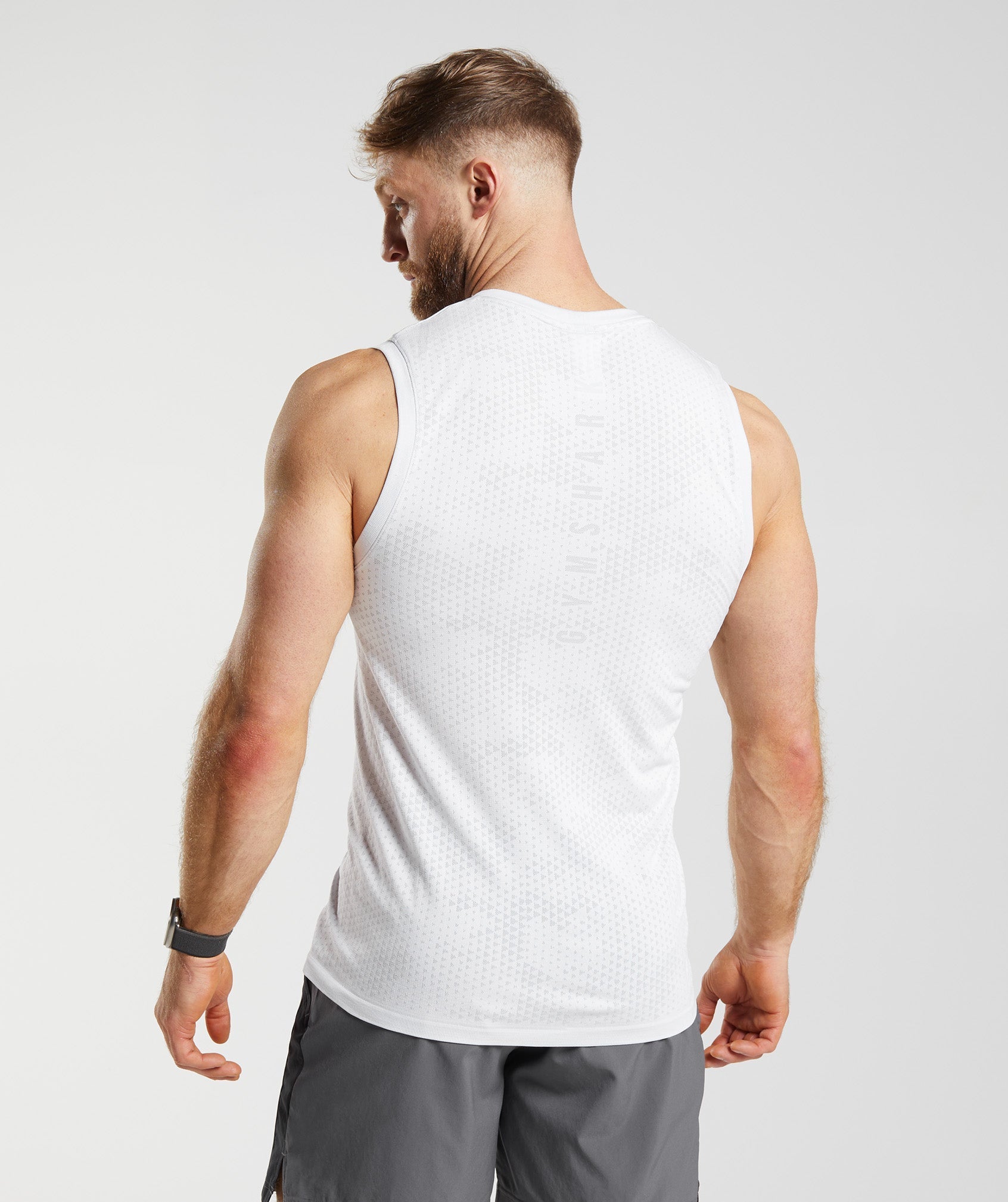 gymshark-sport-seamless-tank-white-smokey-grey-aw22
