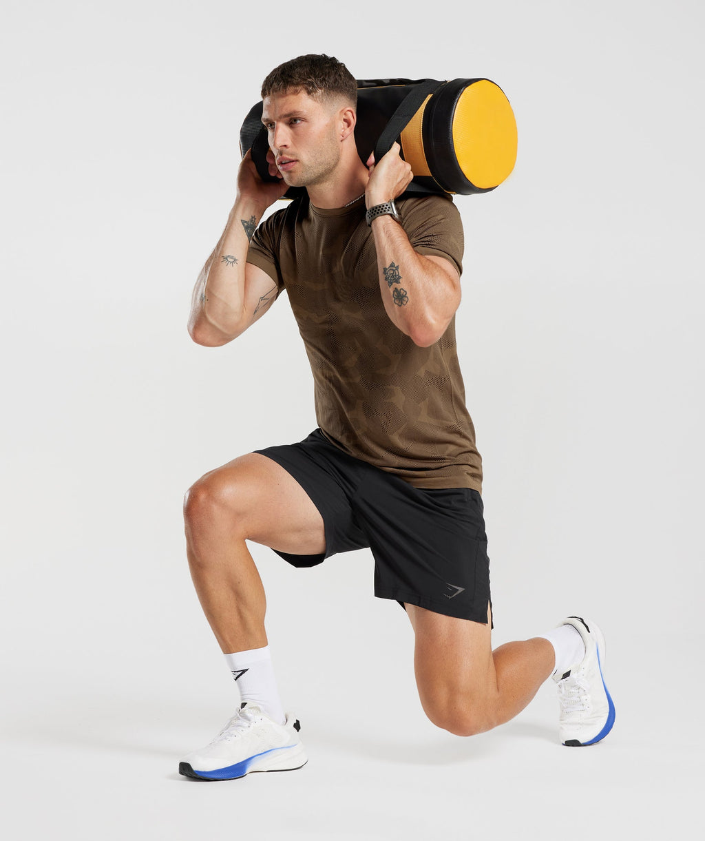 gymshark-sport-seamless-t-shirt-fossil-brown-black-ss23