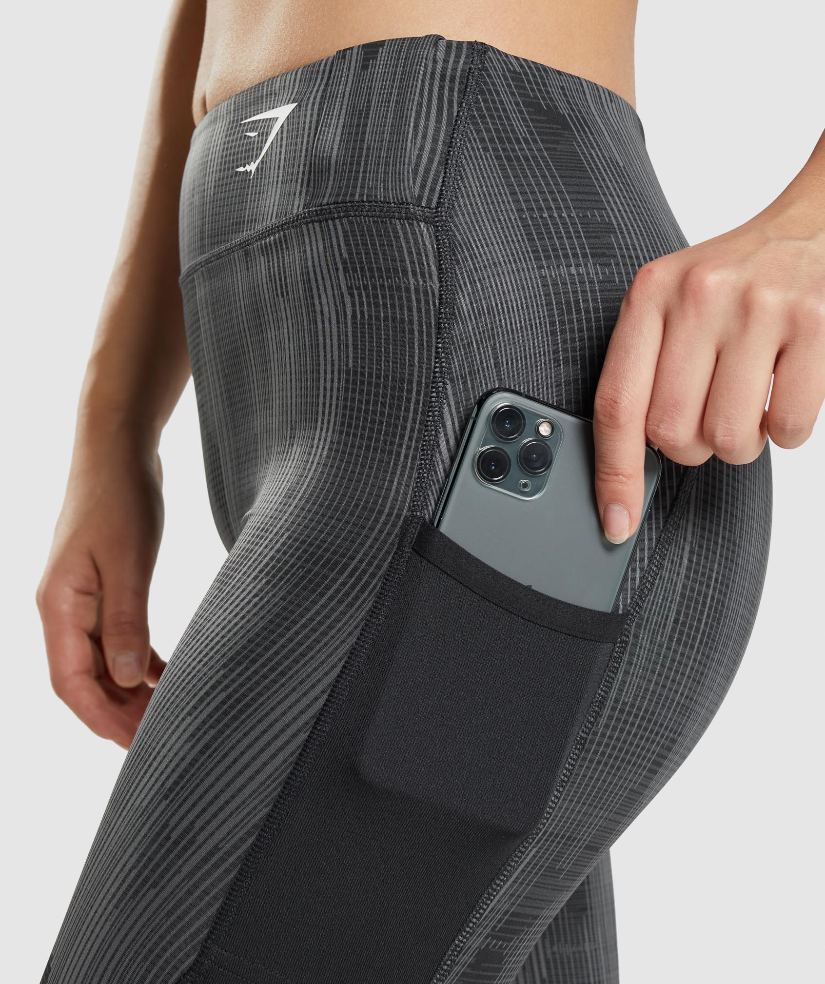 gymshark-sport-leggings-black-print-ss22