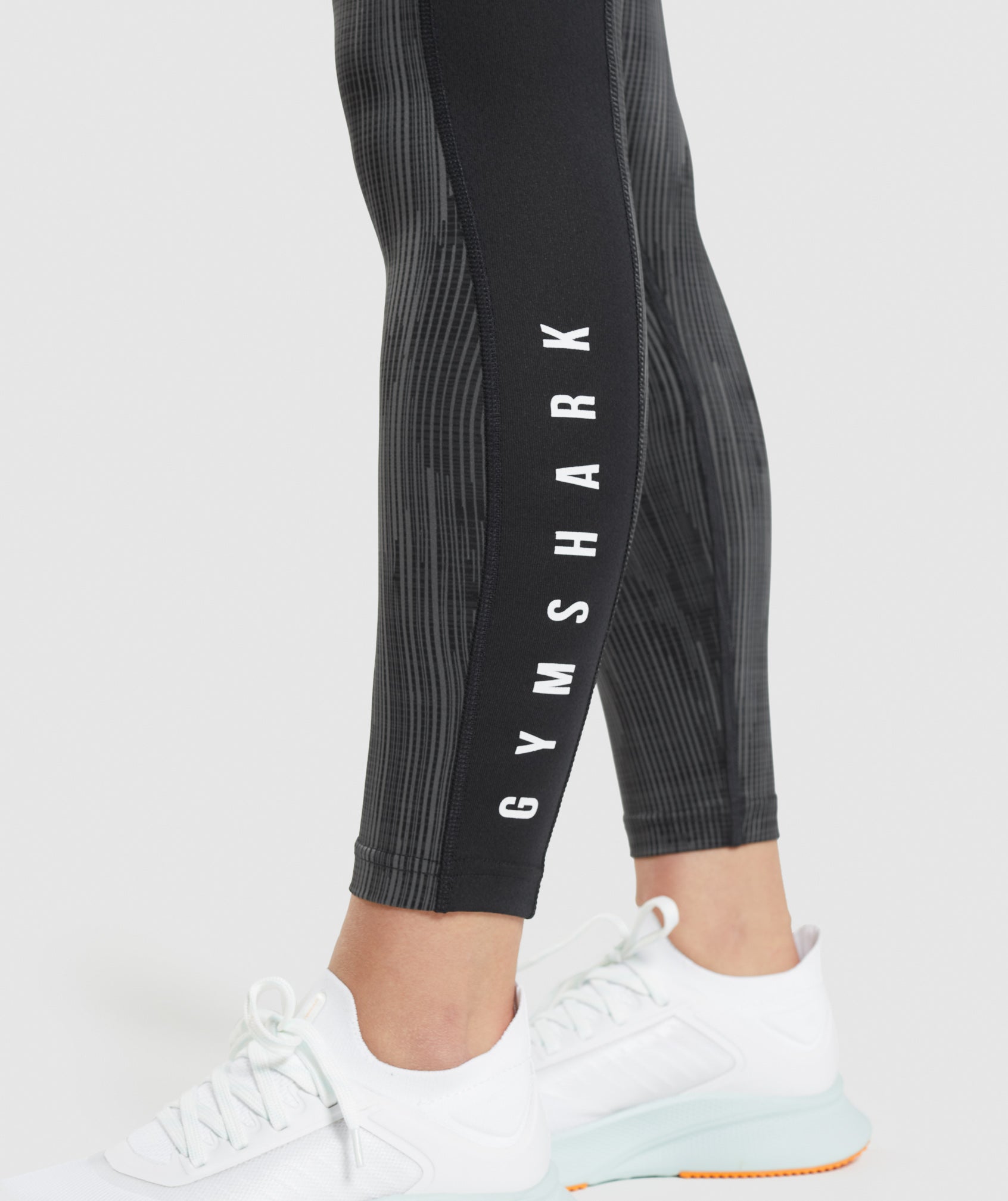 gymshark-sport-leggings-black-print-ss22