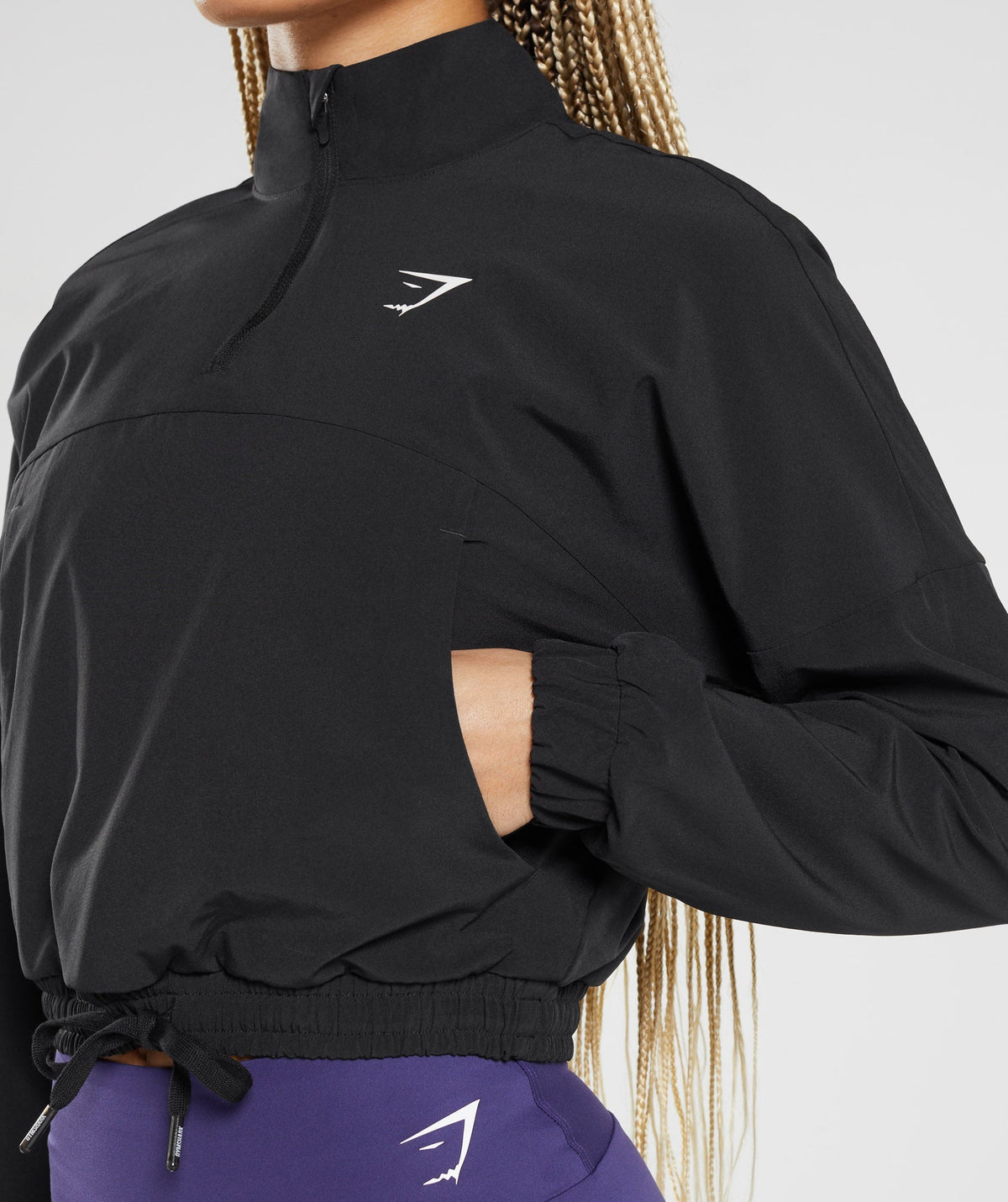 gymshark-sport-windbreaker-black-logo-aw22