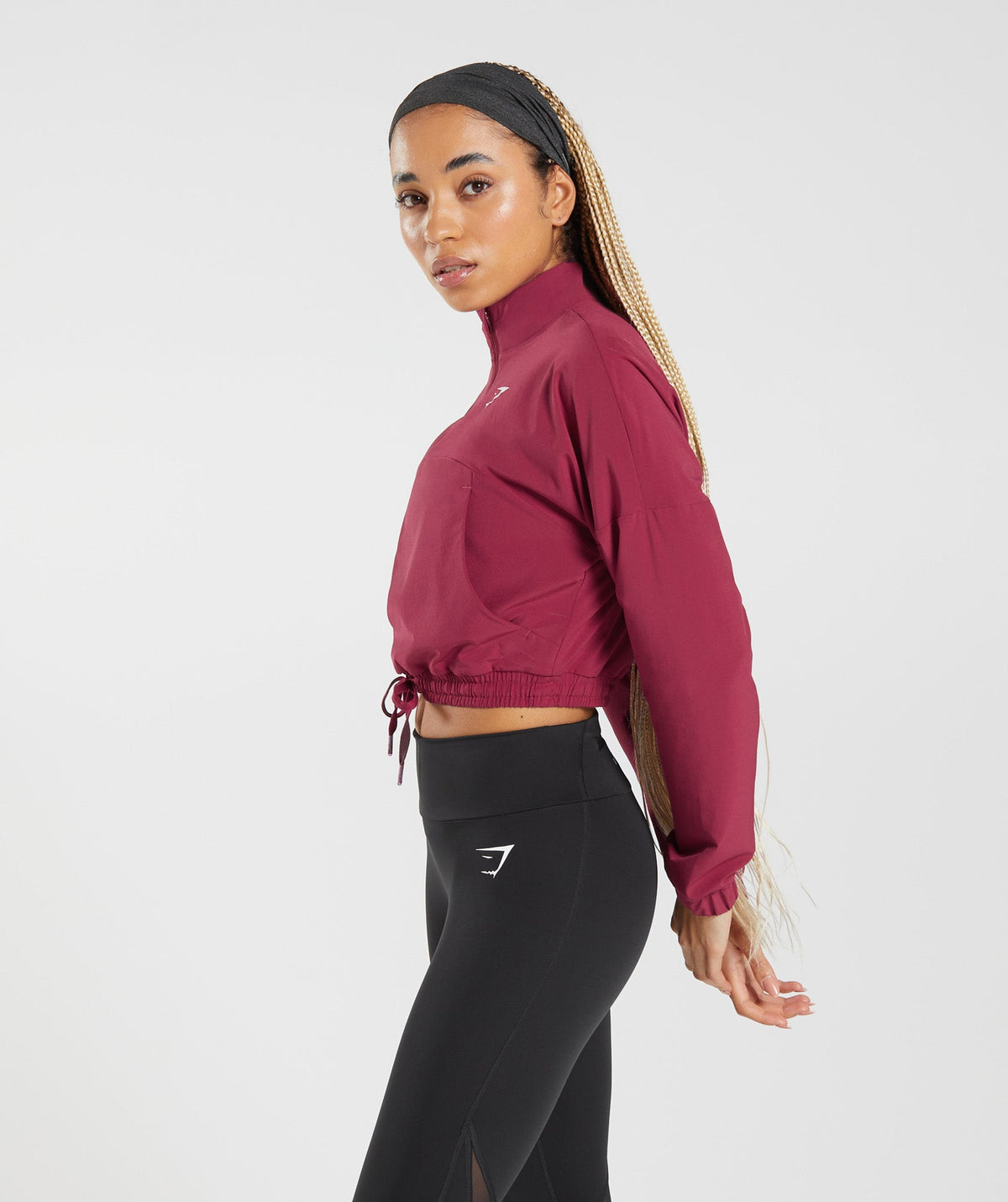 gymshark-sport-windbreaker-currant-pink-aw22