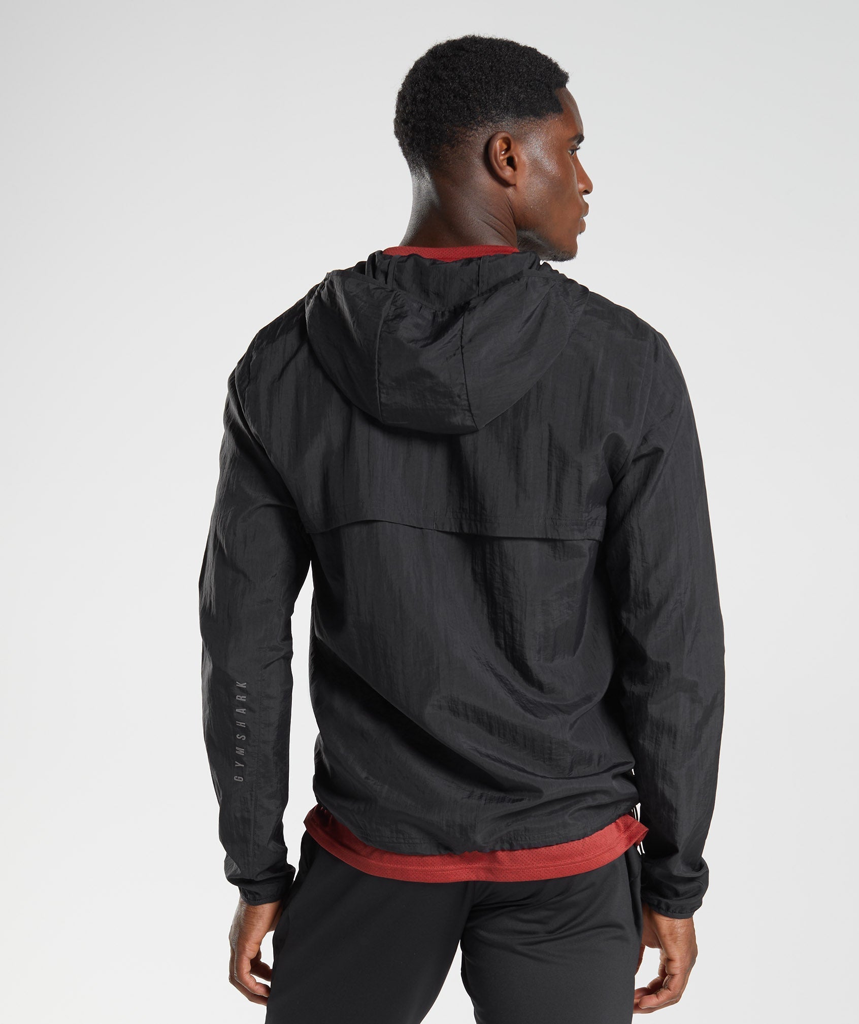 gymshark-sport-windbreaker-black-aw22