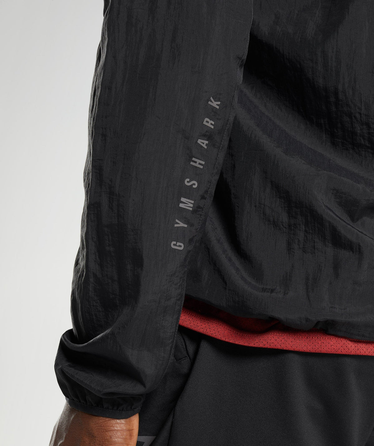 gymshark-sport-windbreaker-black-aw22