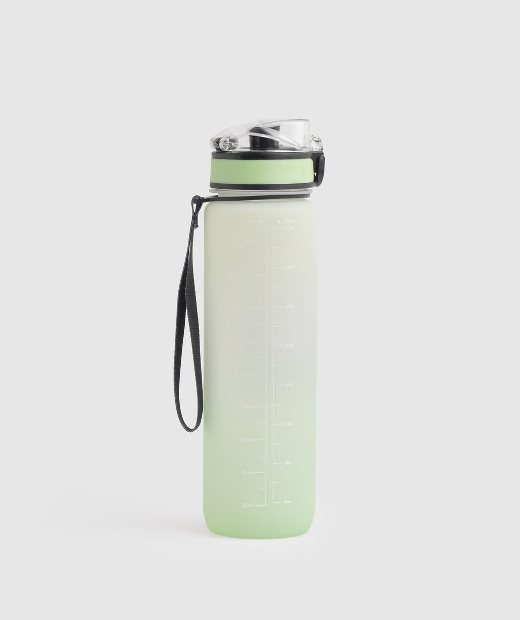 gymshark-sports-bottle-flora-green-desert-sage-green-ss23