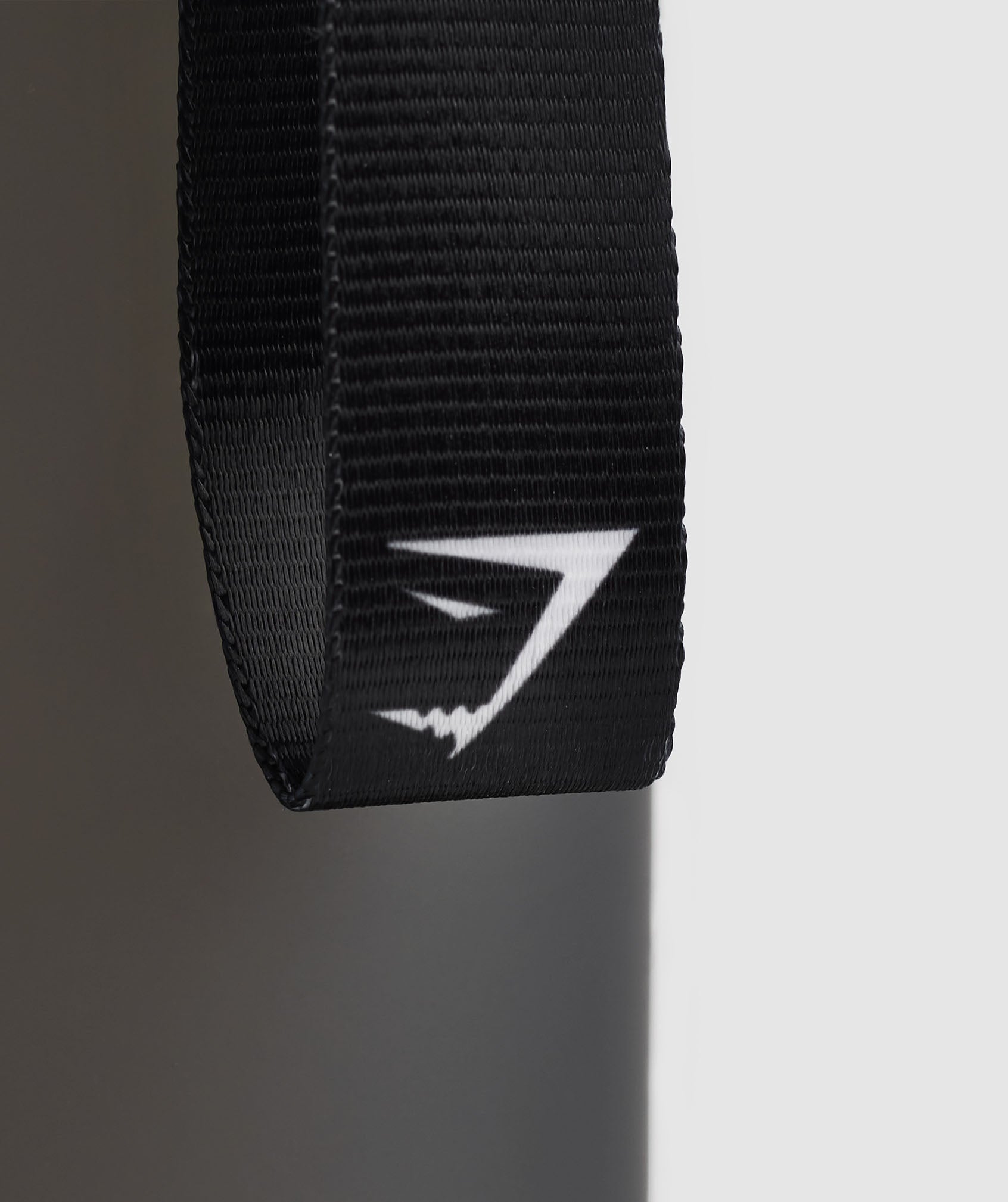 gymshark-sports-bottle-with-straw-asphalt-grey-ss25