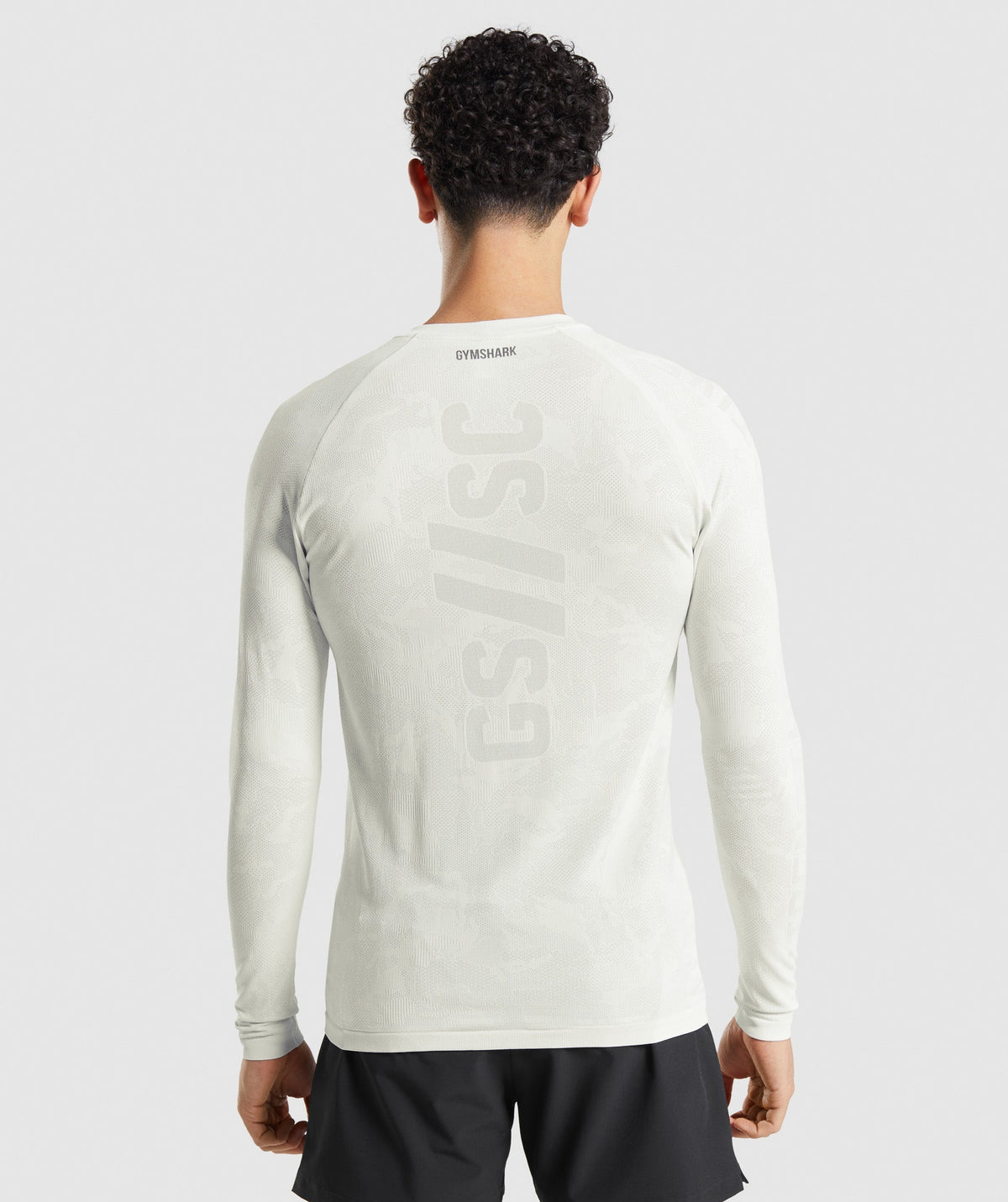 gymshark-steve-cook-long-sleeve-seamless-t-shirt-off-white-light-grey-ss22